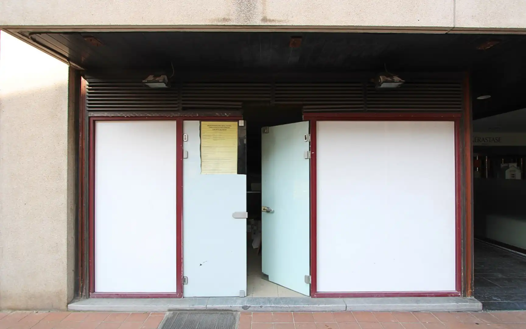 Commercieel pand aan de Lippenslaan te huur of te koop (Taborastraat 6) foto 2