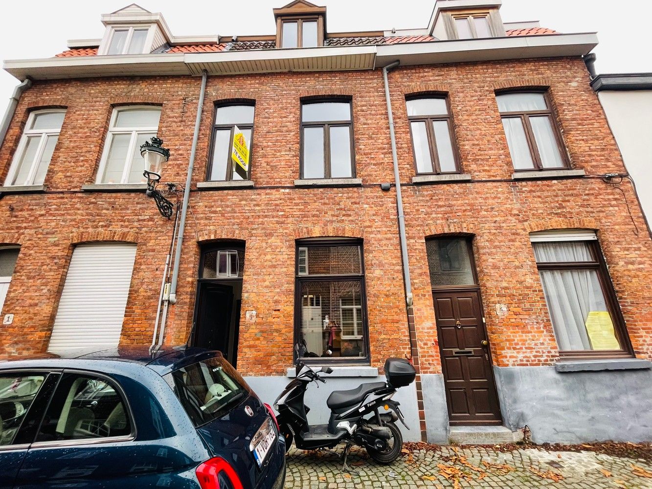 Brugge centrum aan het Coupurehaventje op wandelafstand van alle goede winkels en en het Koningin Astridpark, Gezellig energiezuinig woonhuis met 3 slaapkamers. foto {{pictureIndex}}