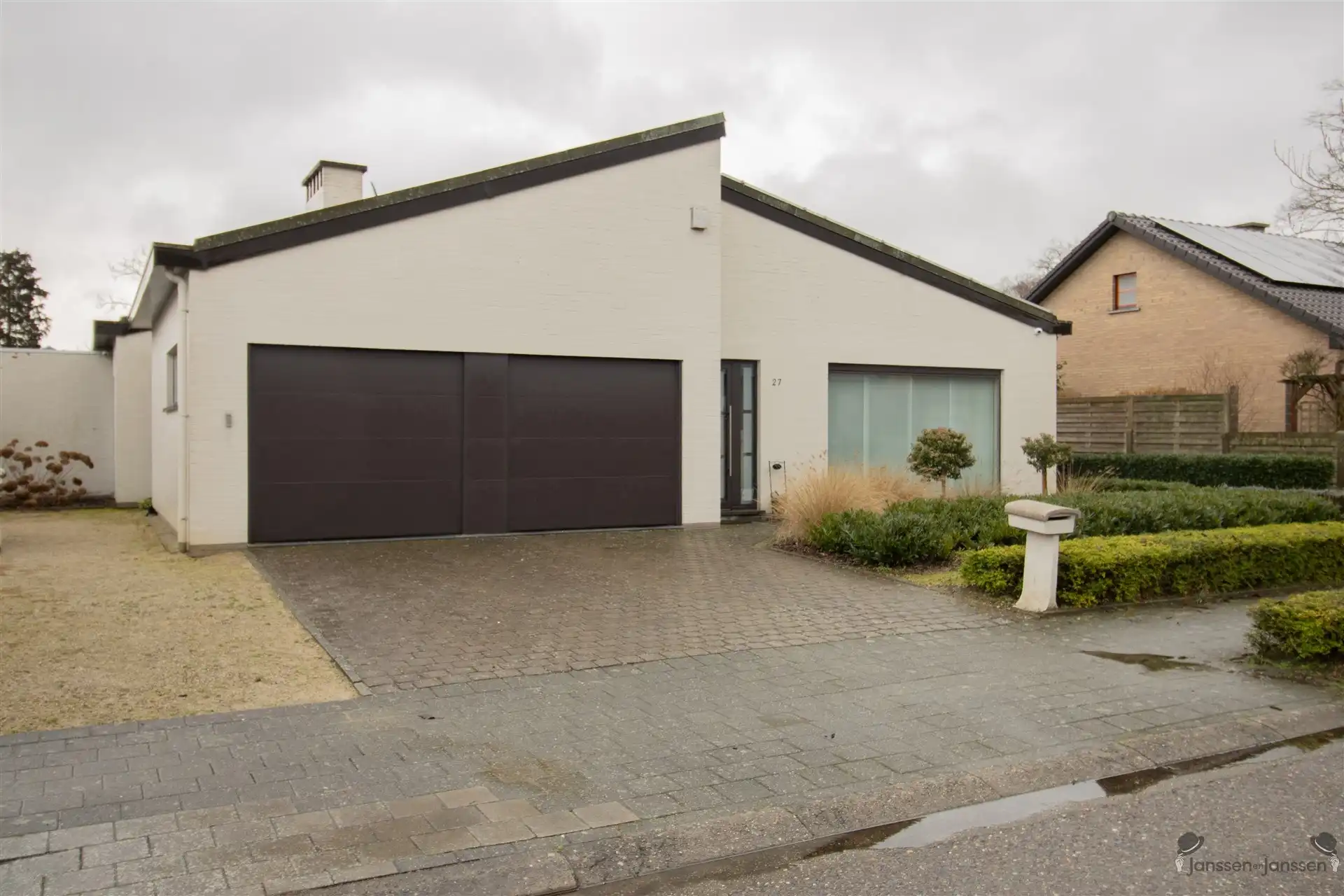 Rustig gelegen gelijkvloerse woning met 3 slaapkamers en wellnessruimte foto {{pictureIndex}}