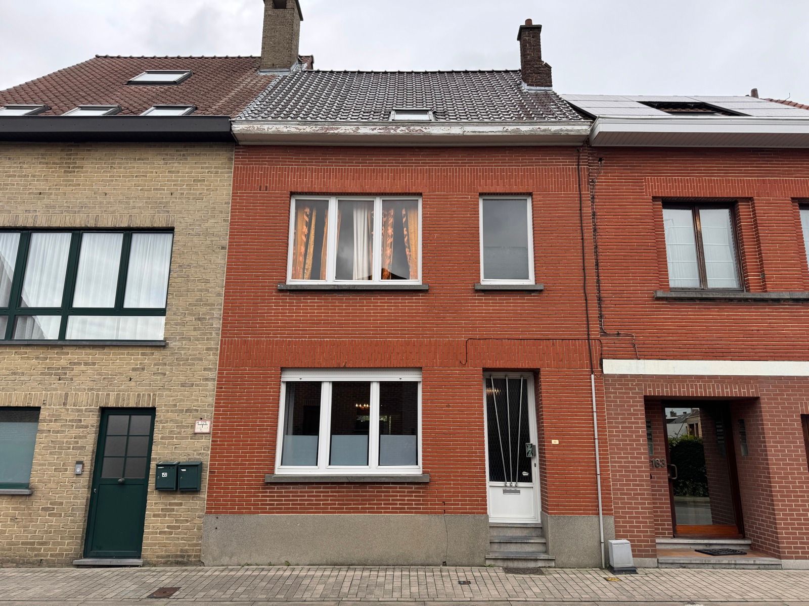 Goed gelegen woning met 3 slaapkamers en tuin foto 1