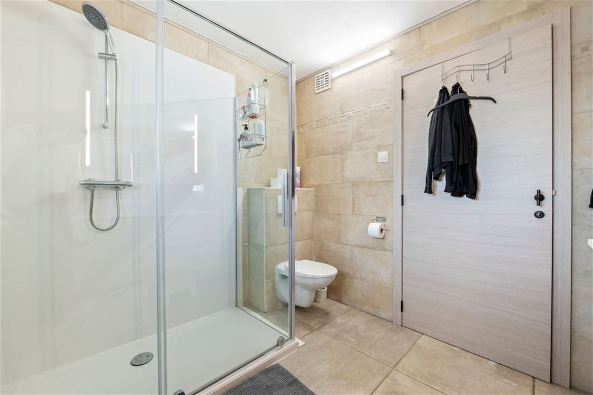 KNAP EN ENERGIEZUINIG APPARTEMENT MET 3 SLKS EN RUIM TERRAS VAN 55M² IN GENK  foto 21