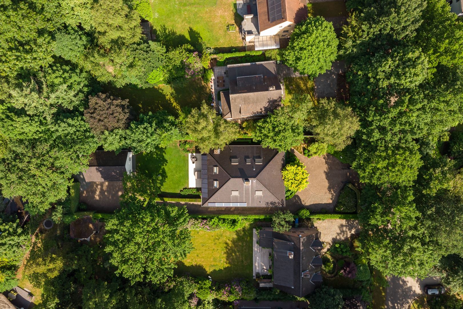 Ruime villa op 1.150 m² in gegeerde woonwijk Vriesdonk foto 40