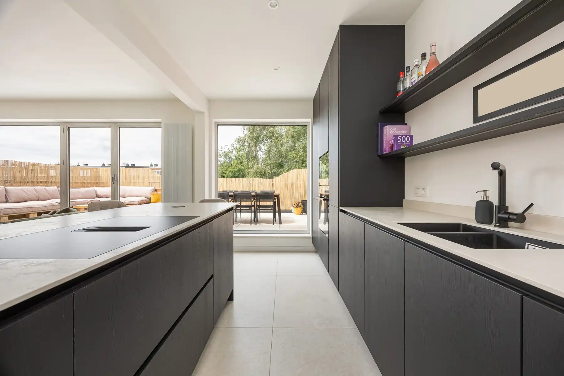 Duplex nabij centrum van Hoevenen – instapklaar & met garage foto 10