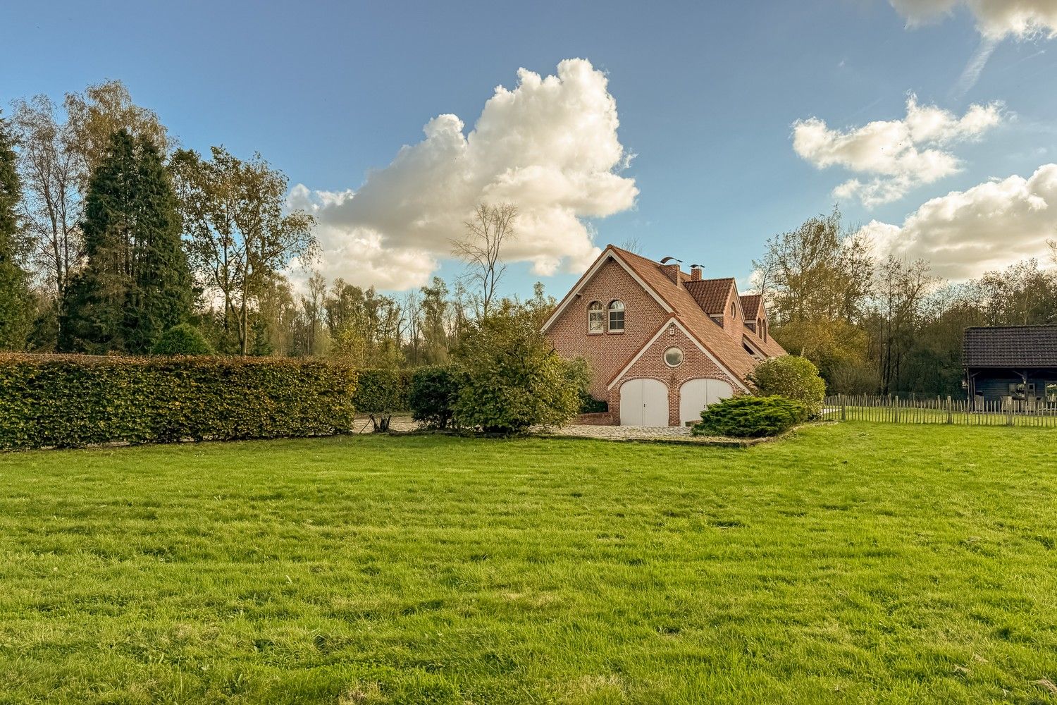 Landelijke charme villa met prachtige tuin grenzend aan natuurgebied foto 24