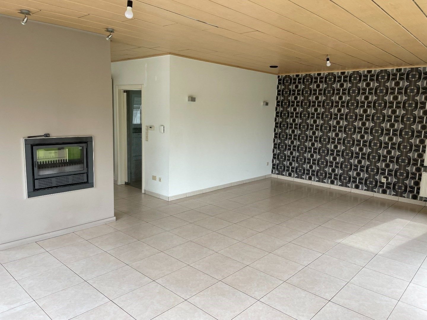 Laagbouwvilla met ruim bijgebouw (garage met studio) foto 5