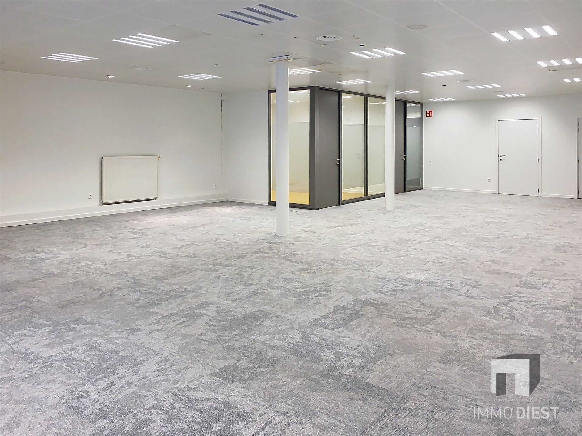 Ruim handelsgelijkvloers op Markt te Diest foto 4