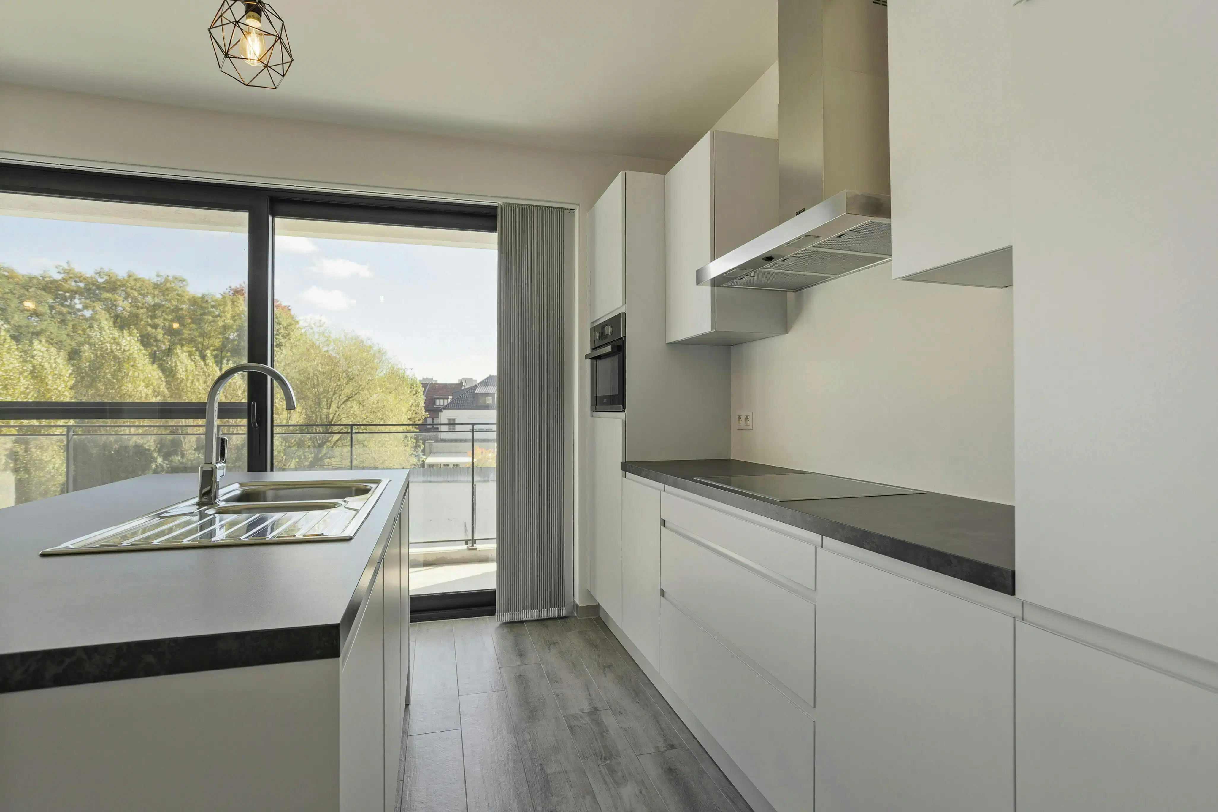 Appartement met 2 slaapkamers, terras en autostaanplaats te koop in Hoboken foto 5