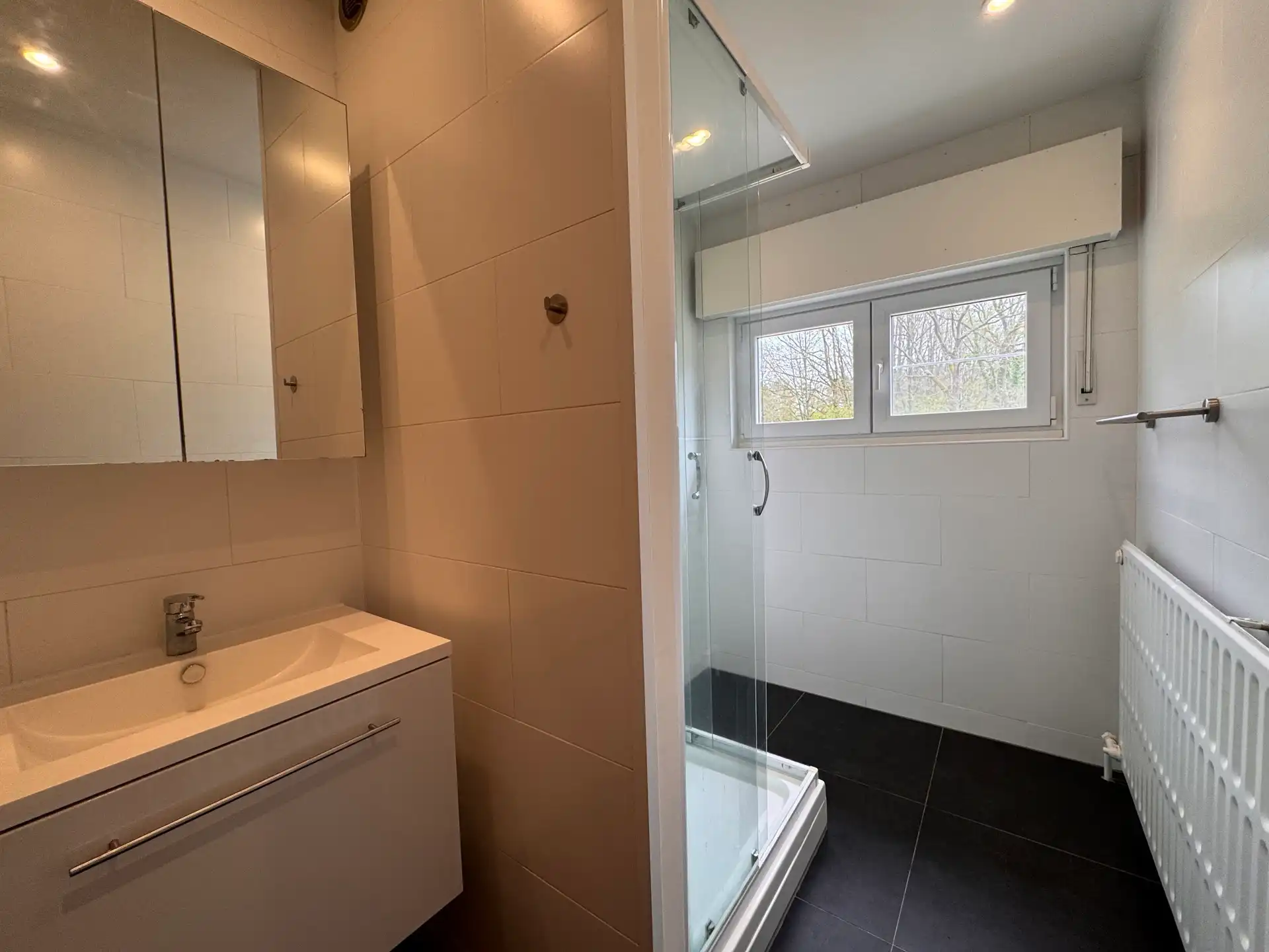 Rustig gelegen woning met 3 slaapkamers en grote tuin foto 16