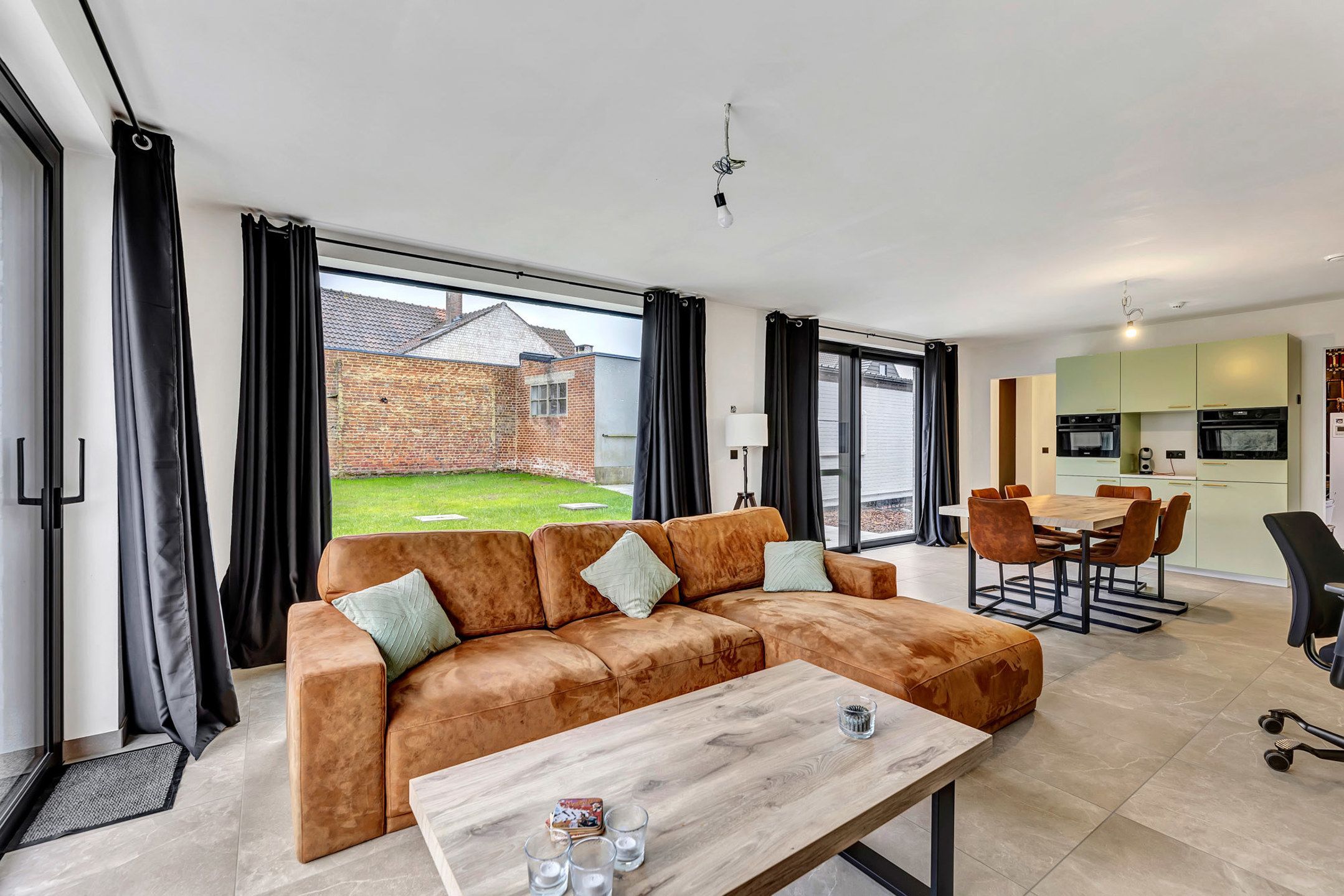 Unieke instapklare (kangoeroe)woning met praktijkruimte foto 5