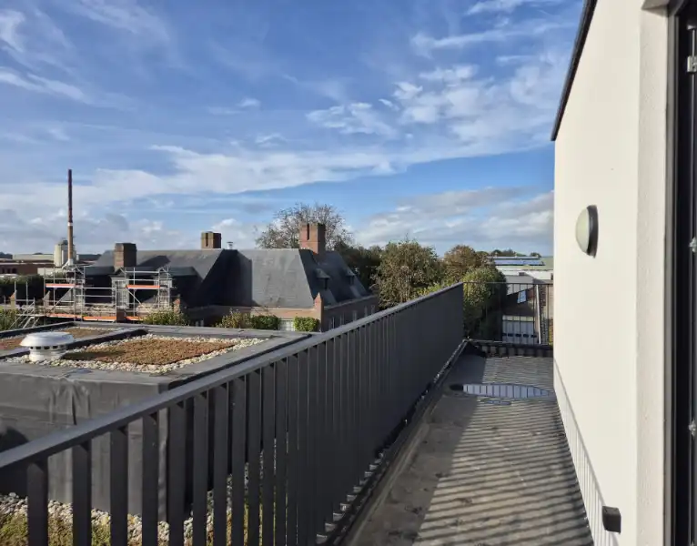 KORTEMARK: Penthouse 3.01 met 2 comfortabele slaapkamers, 2 ensuite-badkamers en 111,60m² uitgestrekt zitterras gelegen op de derde verdieping van Nieuwbouwresidentie Mila en Nora foto 11
