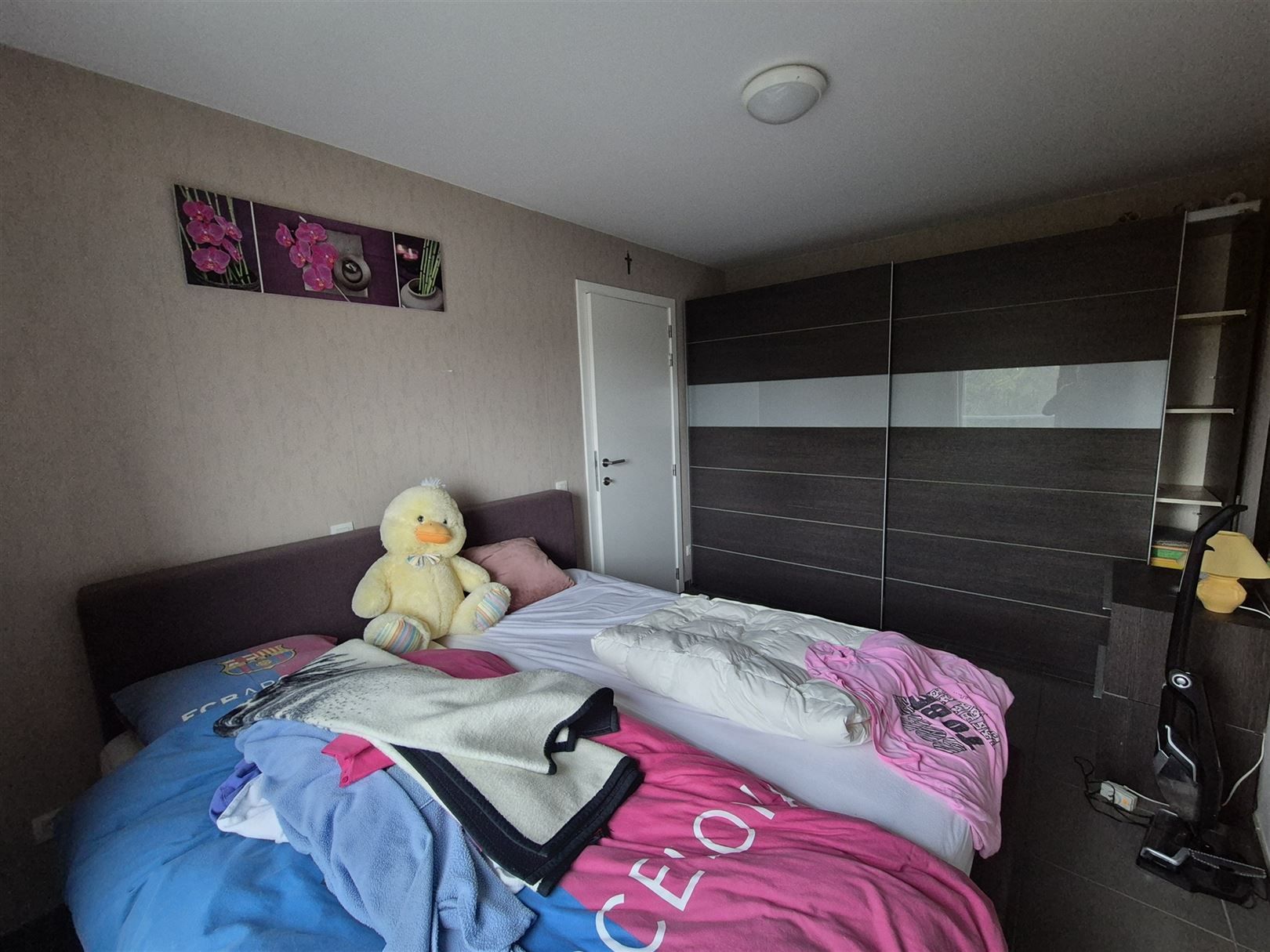 Centraal gelegen twee slaapkamer appartement met zicht op het park aan het dorpsplein. foto 7