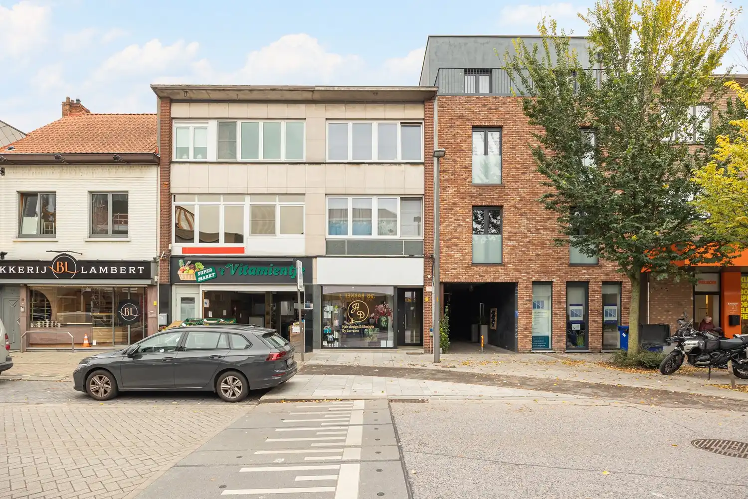 Op te frissen opbrengsteigendom comm. ruimte + 2 app. foto 15