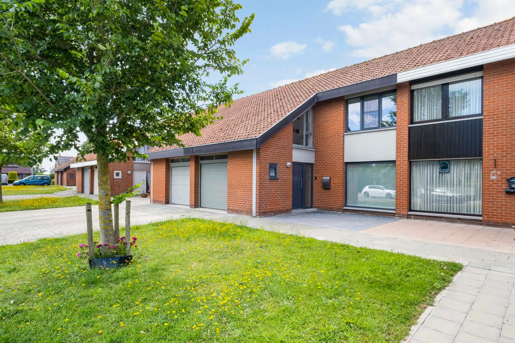 Volledig gerenoveerde woning met 4 slaapkamers te Diksmuide foto 3
