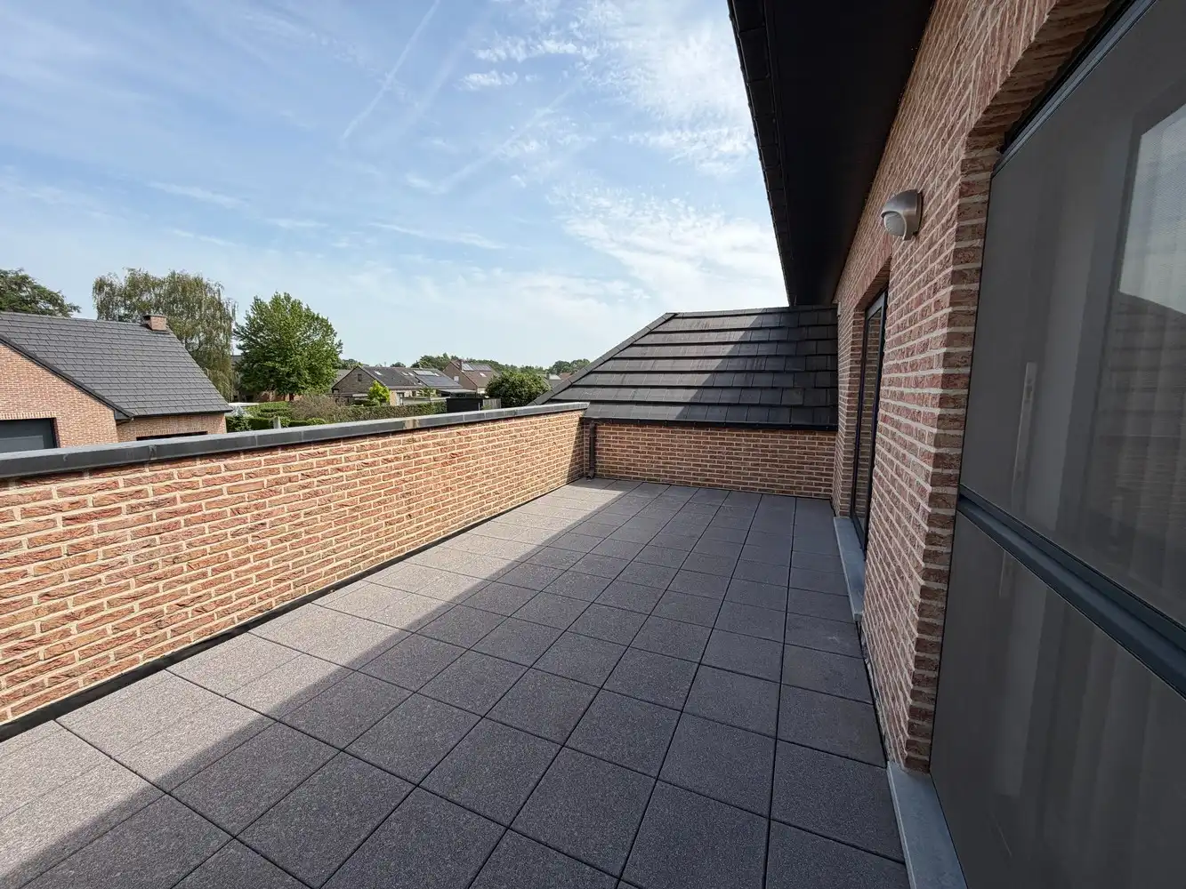 Instapklaar appartement met ruim terras op wandelafstand van centrum Zonhoven foto 10