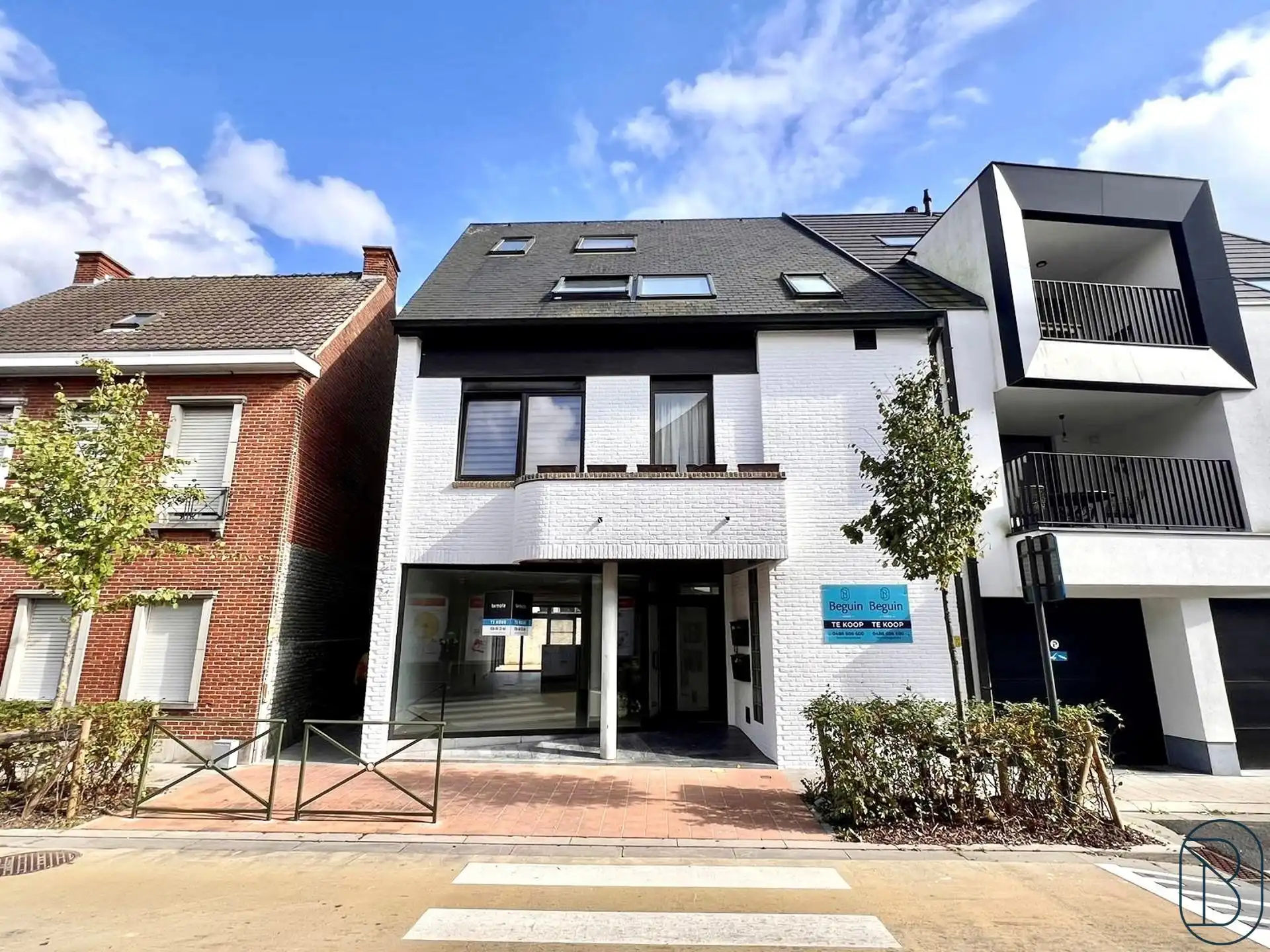 IDEALE OPBRENGSTEIGENDOM HANDELSRUIMTE + 2 APP& ONDERKELDERD foto 12