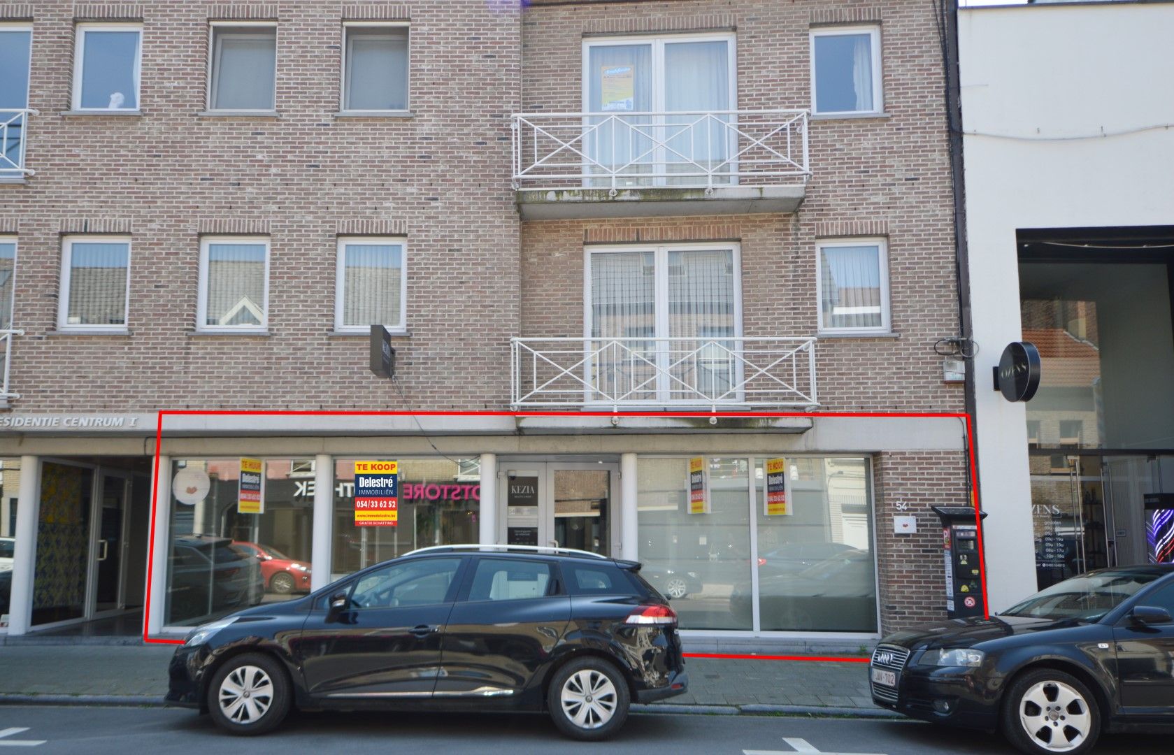 INSTAPKLAAR COMMERCIEEL GELIJKVLOERS INCL.2 PARKINGS foto 2