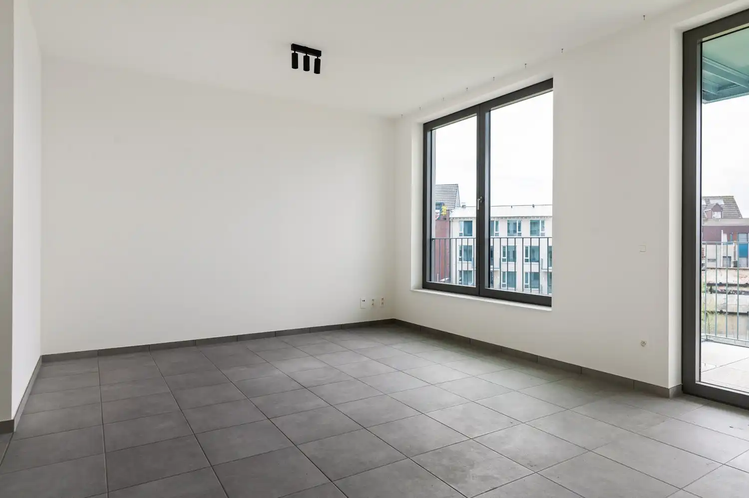 Prachtig en lichtrijk nieuwbouwappartement te huur nabij Zurenborg! foto 4