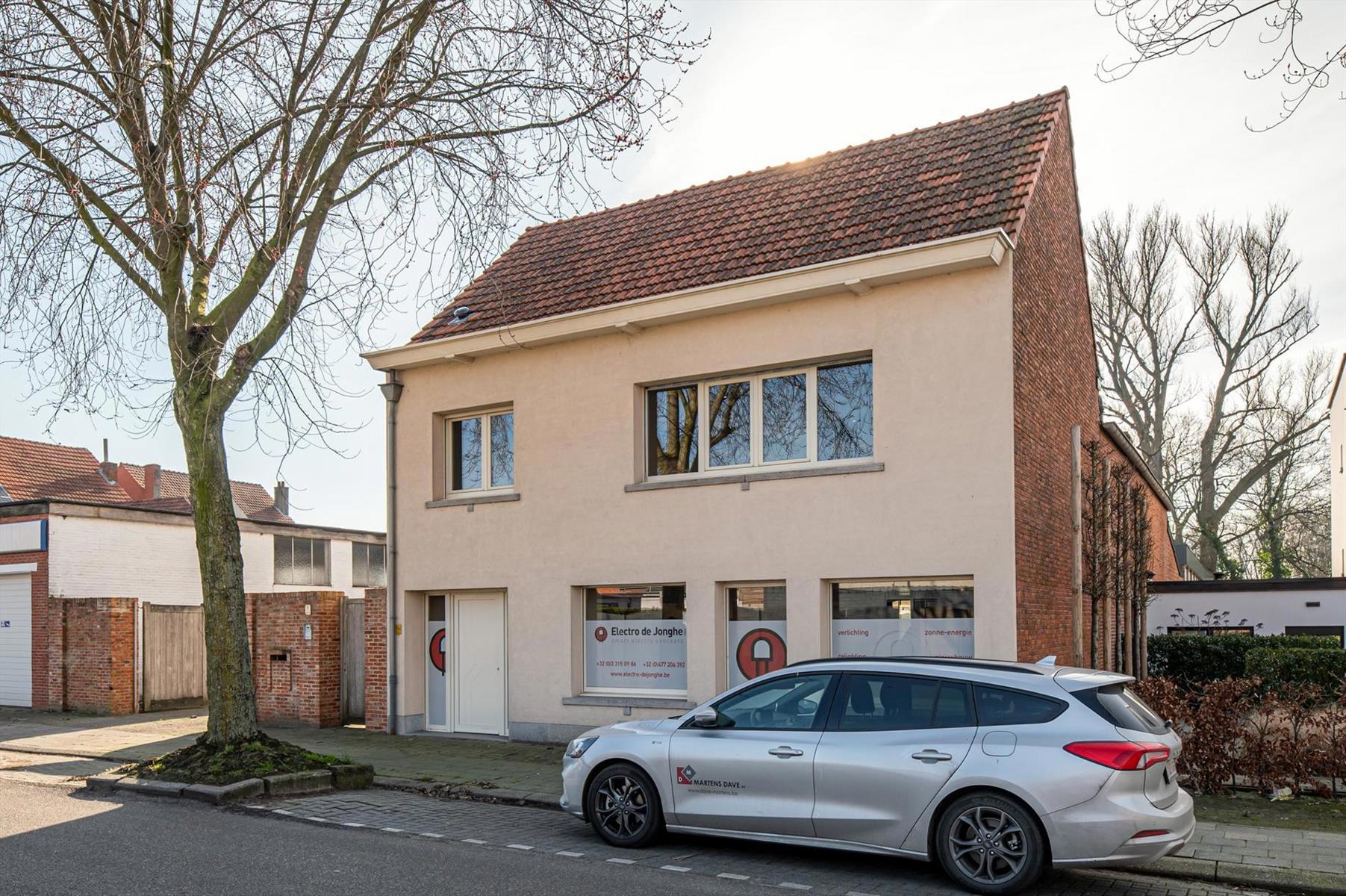 Woning met multifunctioneel gelijkvloers en magazijn/garage op een perceel van 536m². foto 31