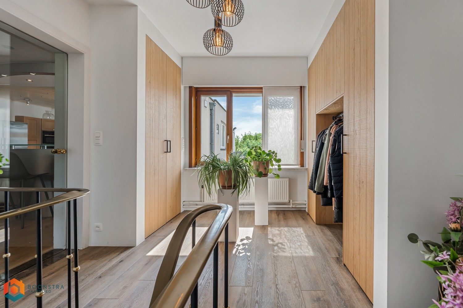 Handelsgelijkvloers met garage & woonst op toplocatie foto 18