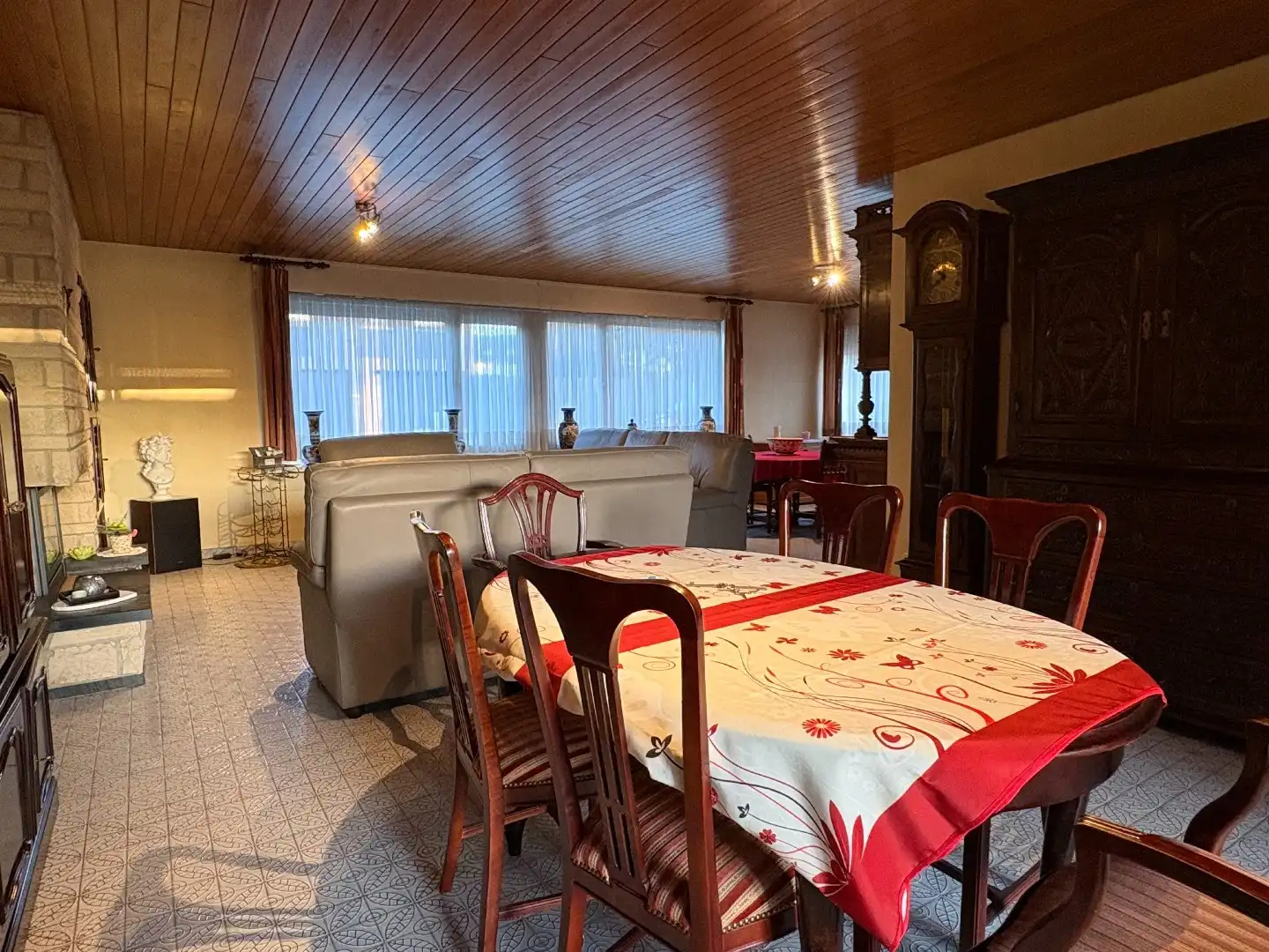 Grote hoekwoning te koop in de Bosmolens te Izegem met 3 slaapkamers, ruime tuin en een zolder met veel mogelijkheden. foto 8