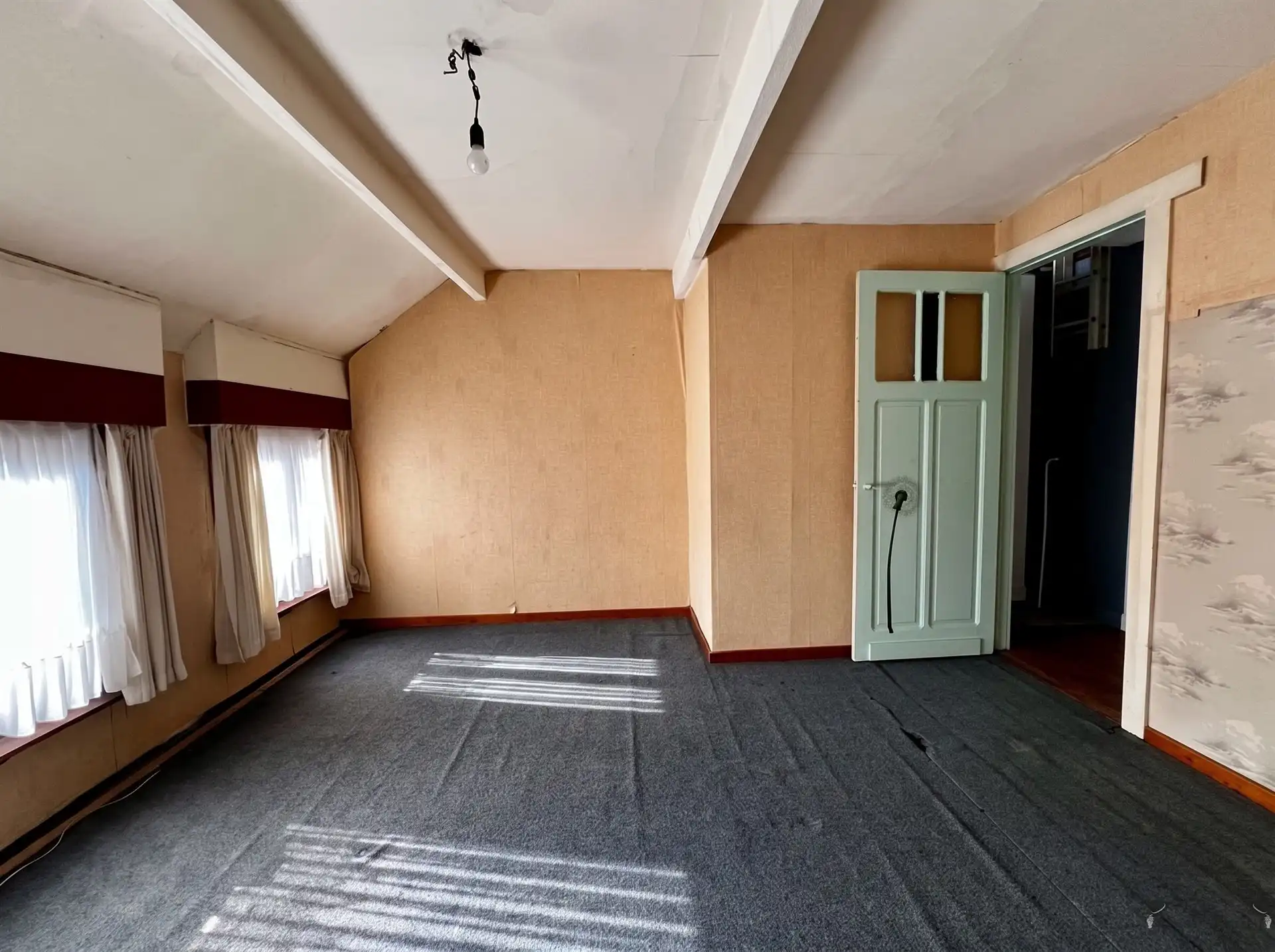 Te renoveren rijwoning met tuin foto 6