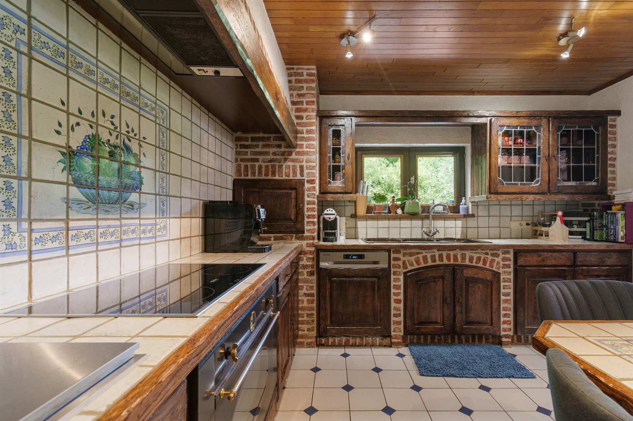 Uitzonderlijke hoeve met praktijk in oase van groen  foto 17