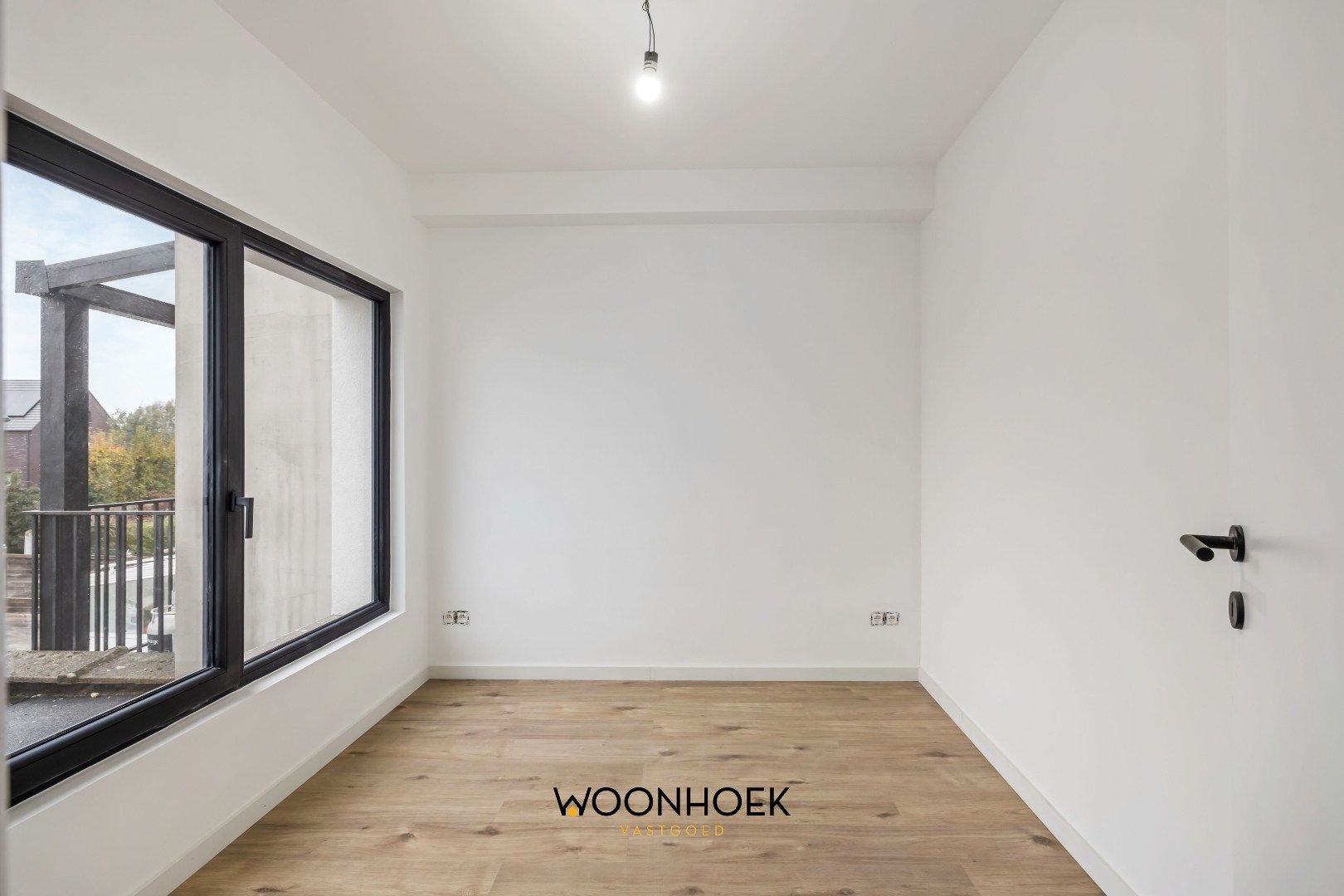 Gerenoveerde, 4-slpk woning met 2 badkamers en tuin! foto 12