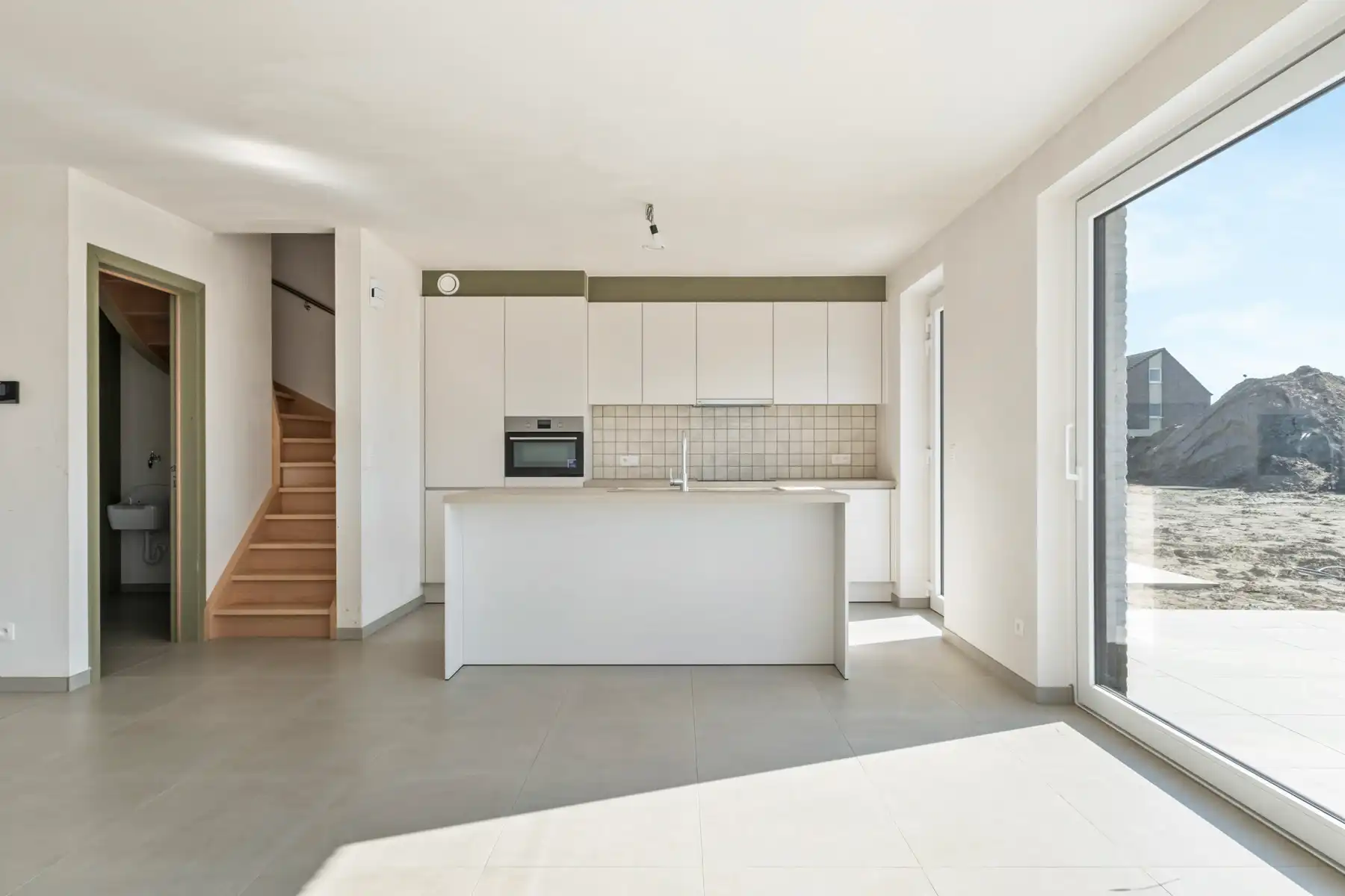 Ruime energiezuinige woning met open zicht te Gistel. foto 5