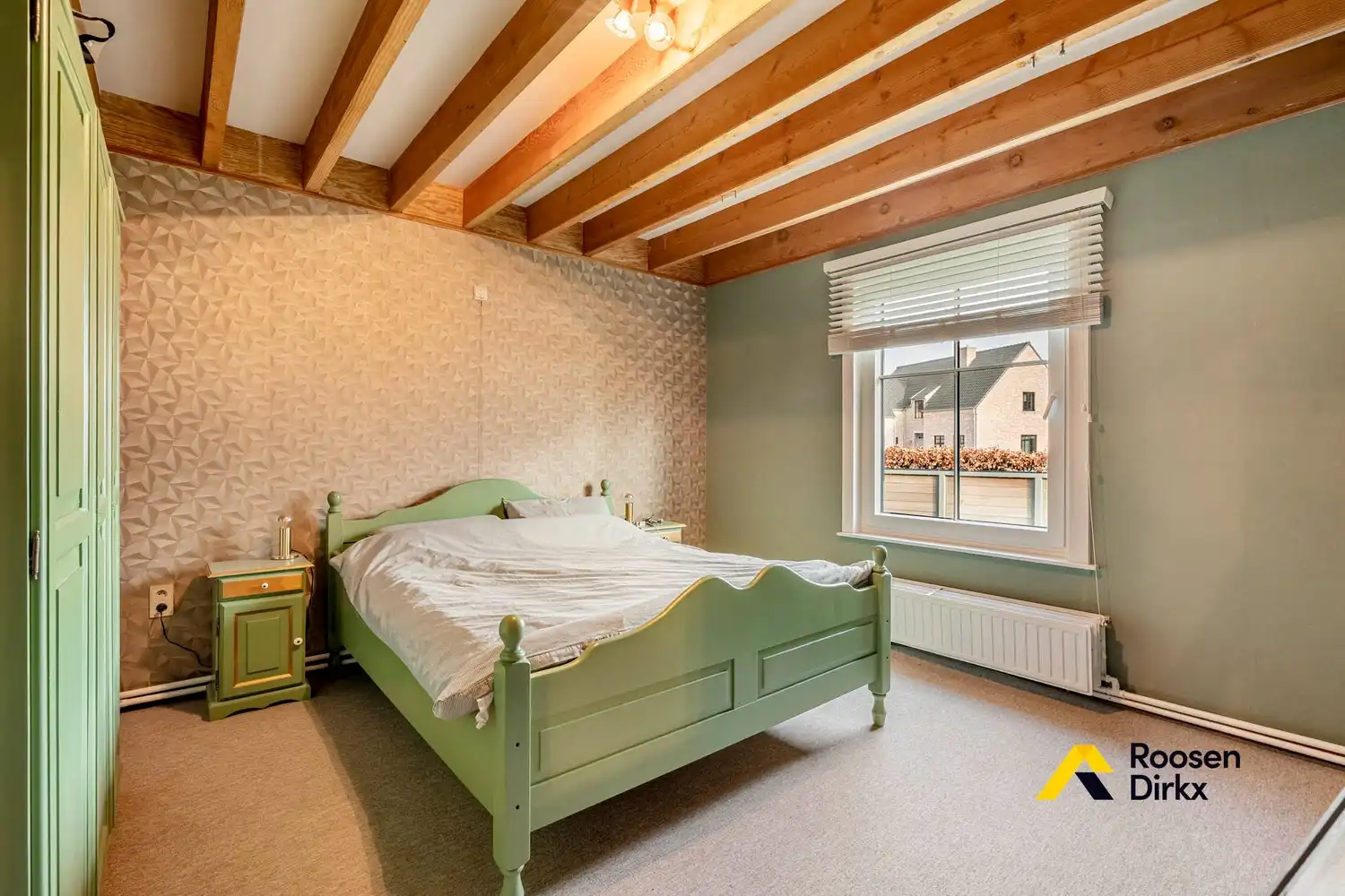 Solide woning met  4 slaapkamers en ruime garage op perceel van 734m² foto 16