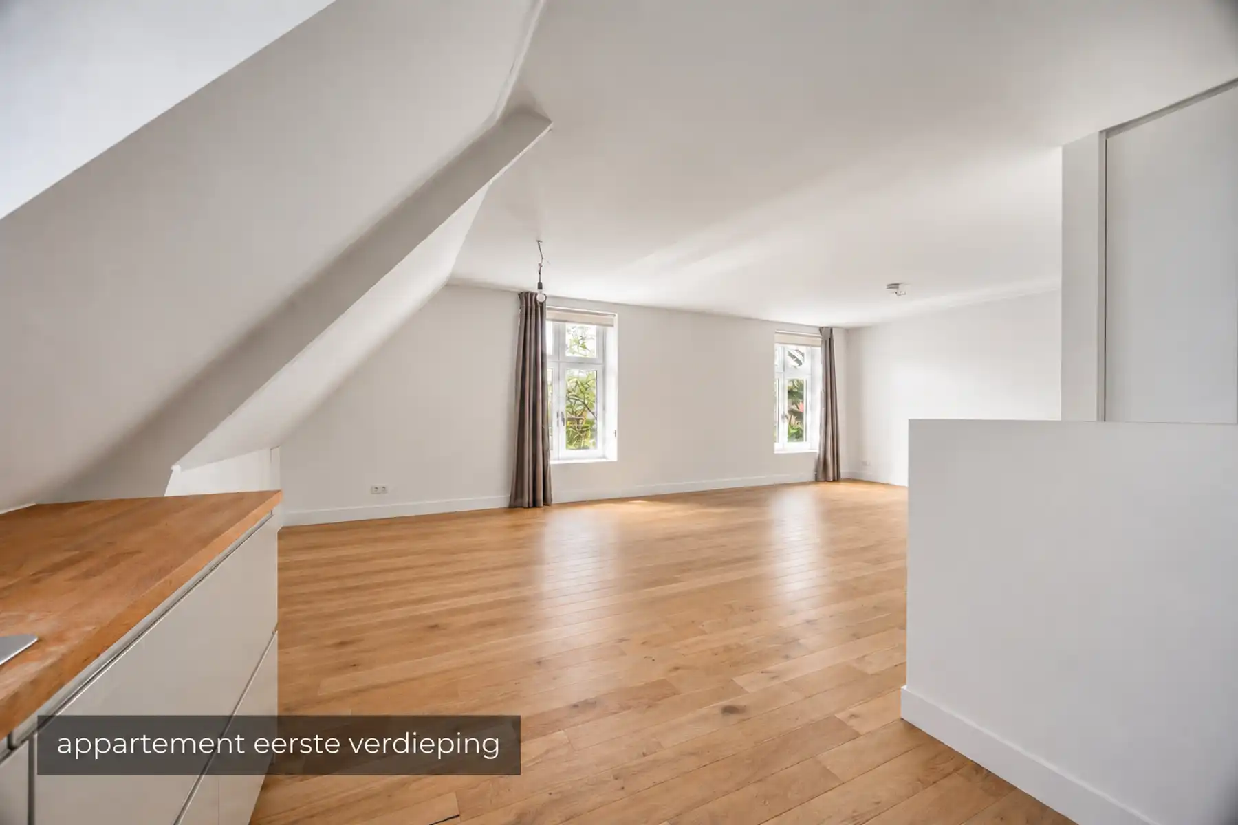 Karaktervol landhuis op een groen domein van ca. 3 ha foto 16