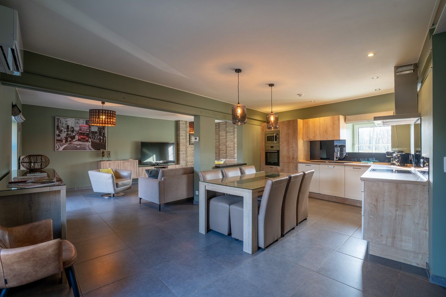 Prachtig gerenoveerde vierkantshoeve (B&B) met wellness te Heers foto 17