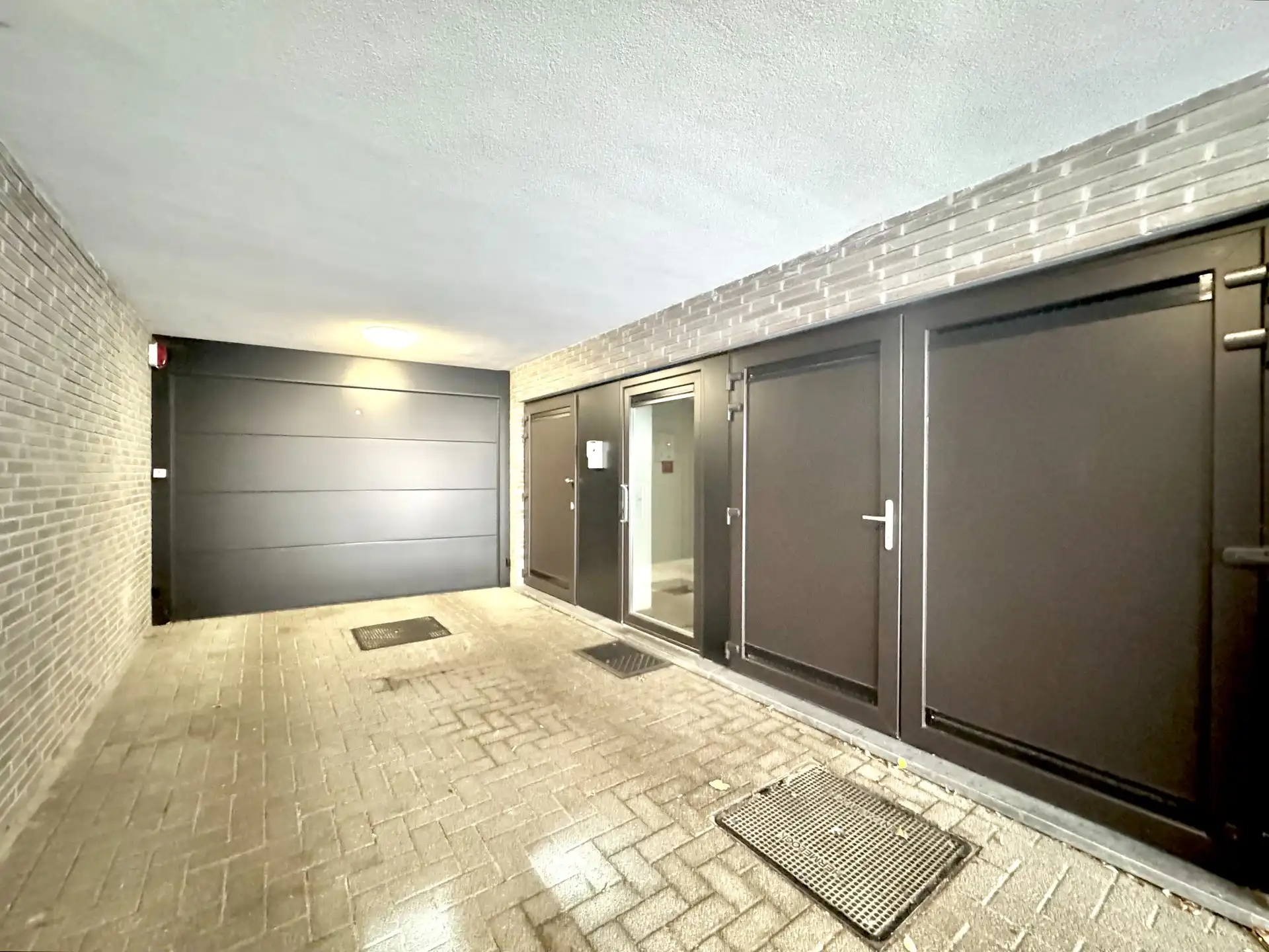 PENTHOUSE MET 2 TERASSEN & GROTE GARAGE foto 16