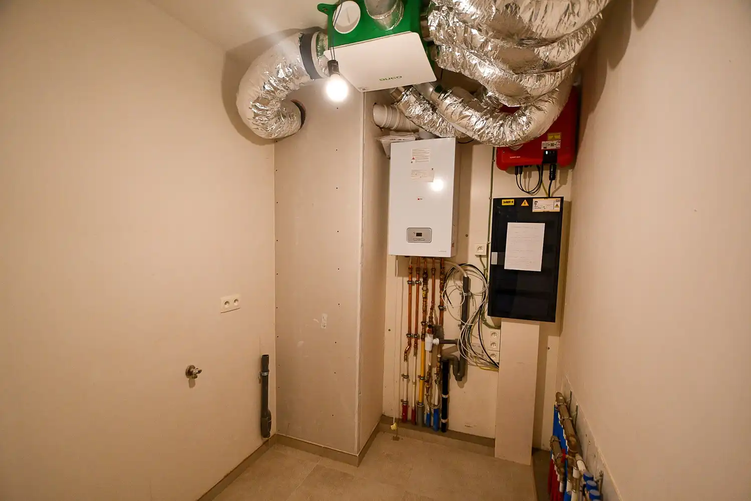 Ruim doorzonappartement nabij het centrum foto 21