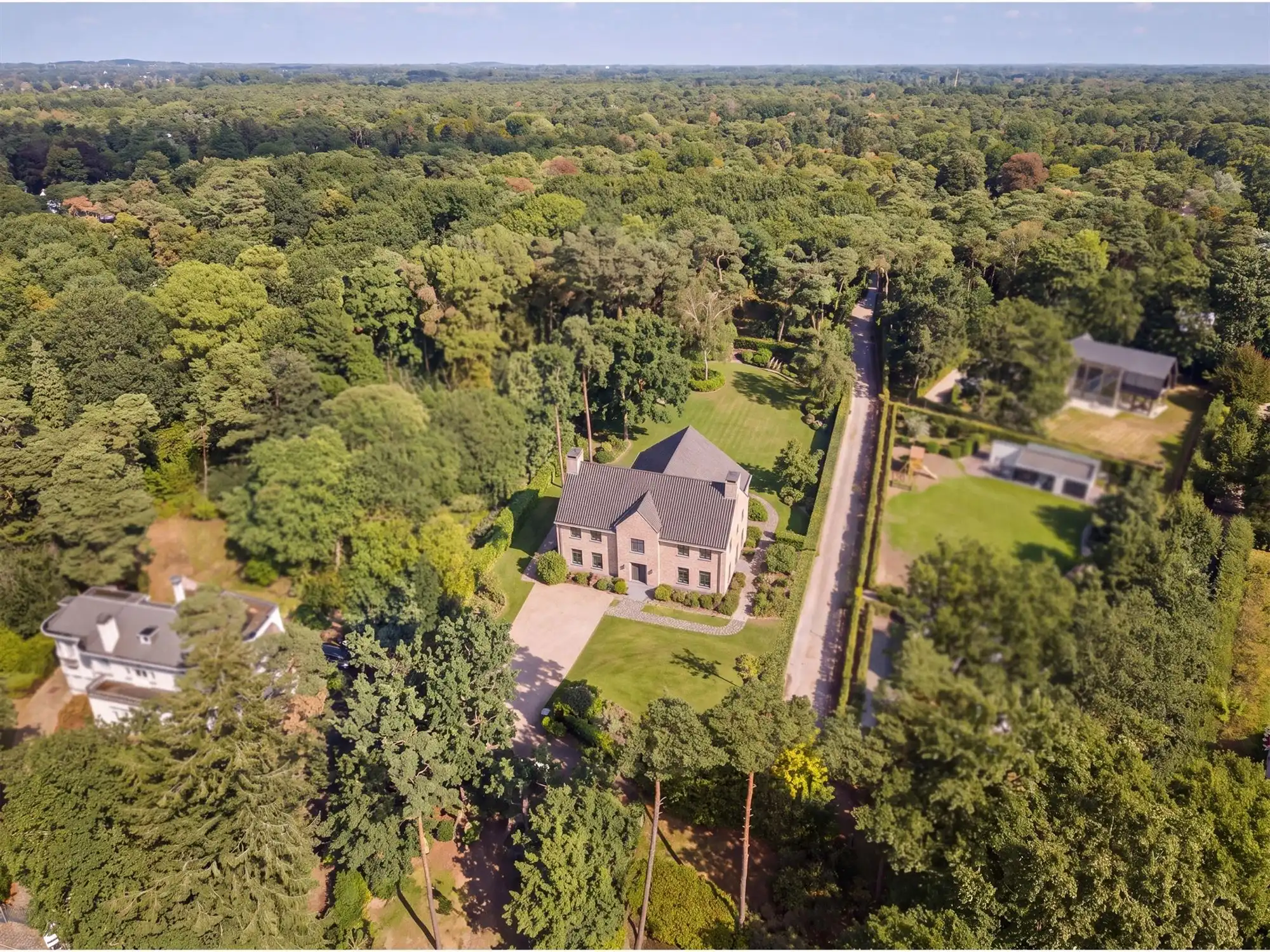Bouwgrond van 1.555 m² in groene omgeving nabij het dorpshart foto 4