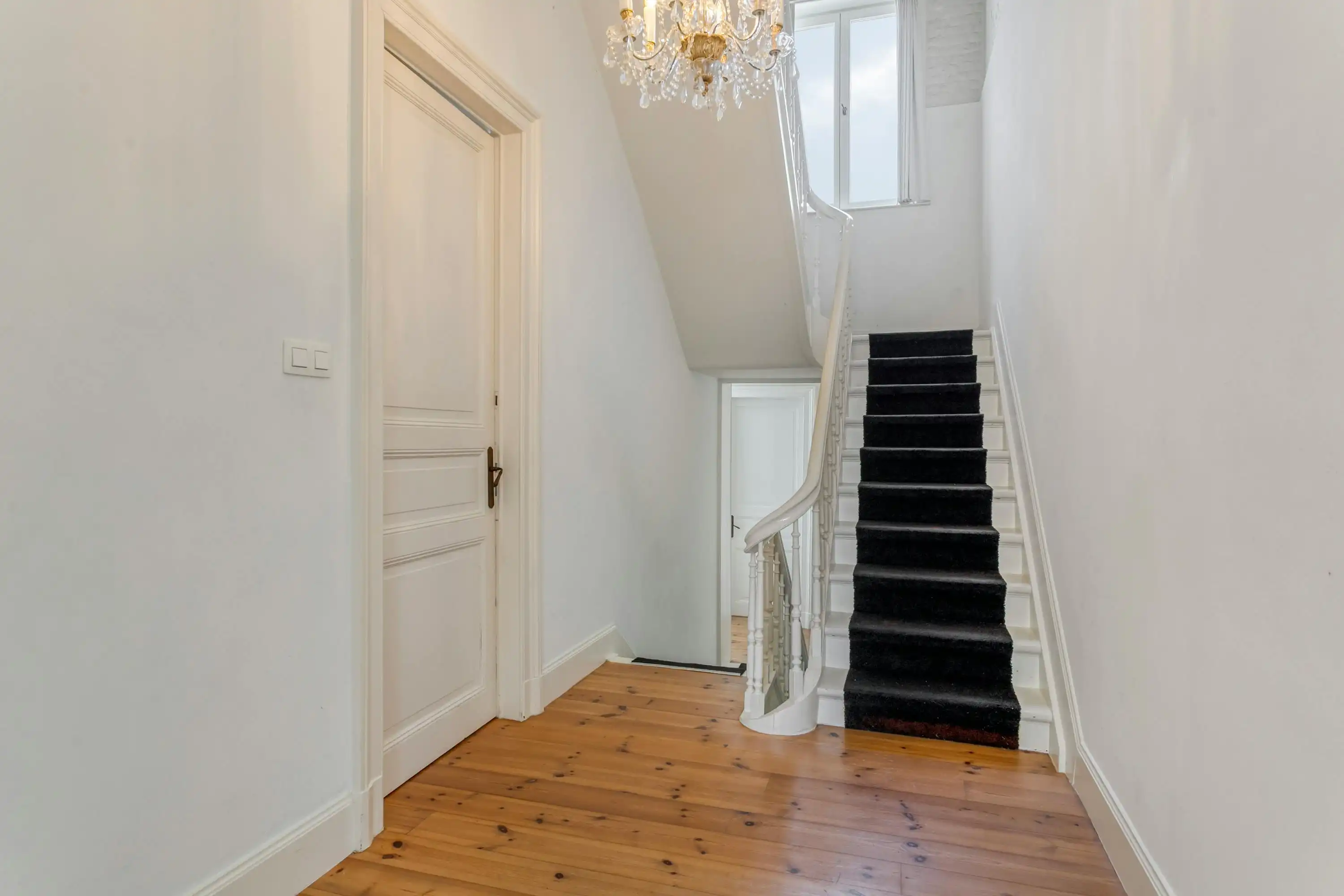 Authentieke burgerwoning met 4 slaapkamers in hartje Roeselare foto 7