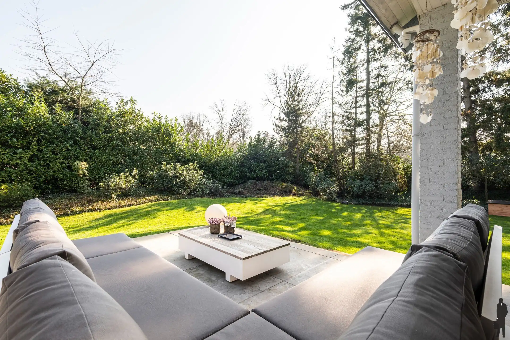 In de Meerse bergen treffen we op een ruim perceel van ca. 2.735m² deze knappe, lichtrijke villa foto 46