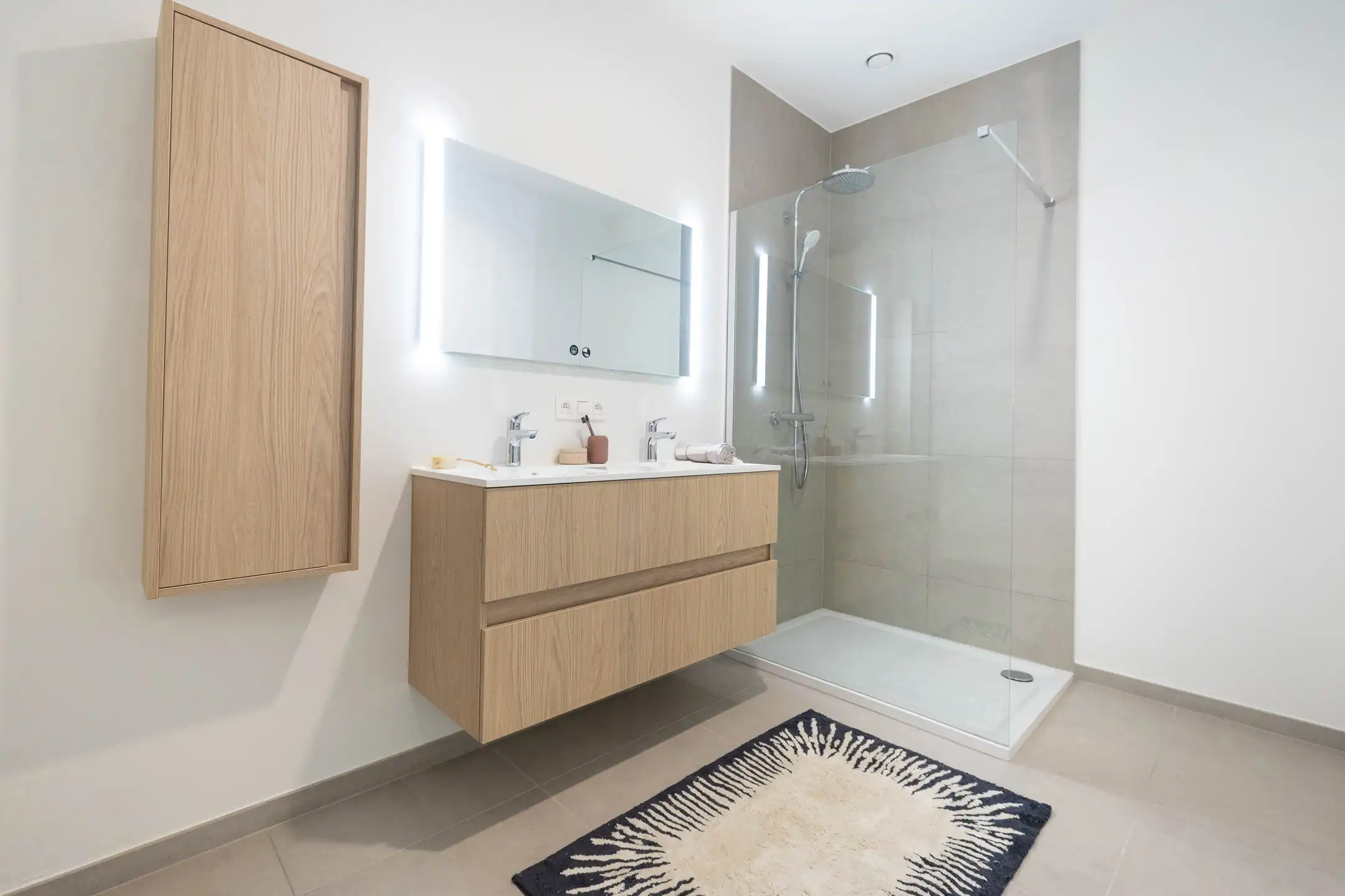 Ruime 2-slaapkamerappartement aan het water foto 15