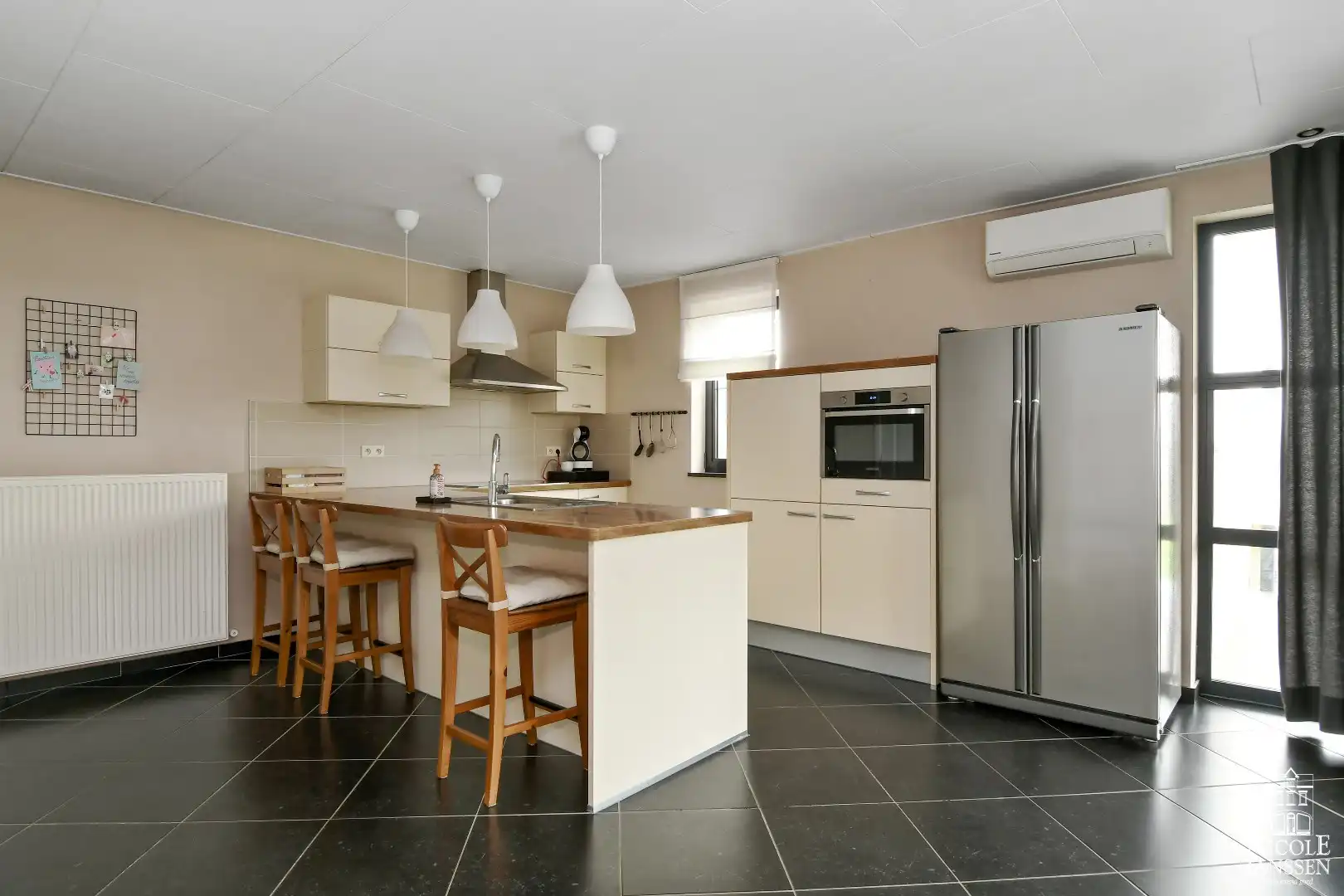 Luchtige en instapklare gezinswoning met 3 slaapkamers foto 8