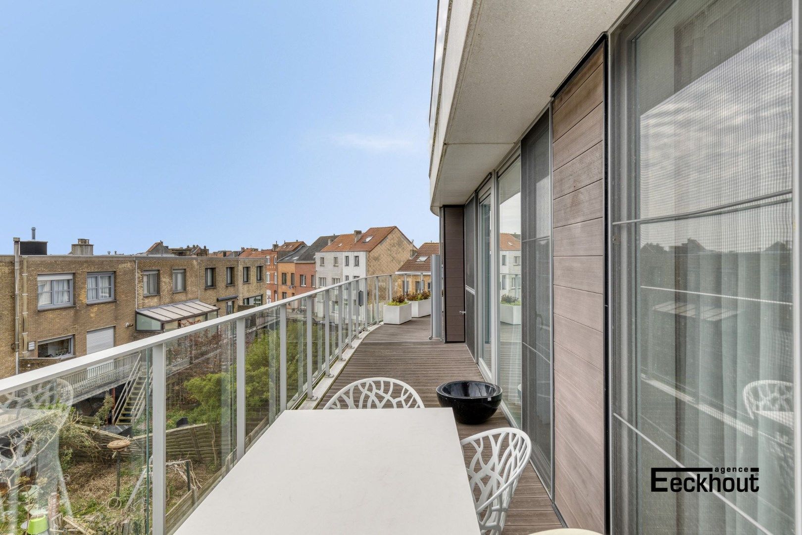 Instapklaar & modern 3 slaapkamer-appartement met zéér ruim zonneterras (45m²) te Bredene-Duinen! foto 14