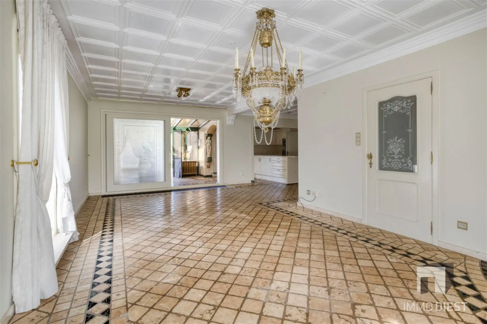 Verzorgde woning met gelijkvloerse indeling. Uw zaak aan huis mogelijk! foto 7