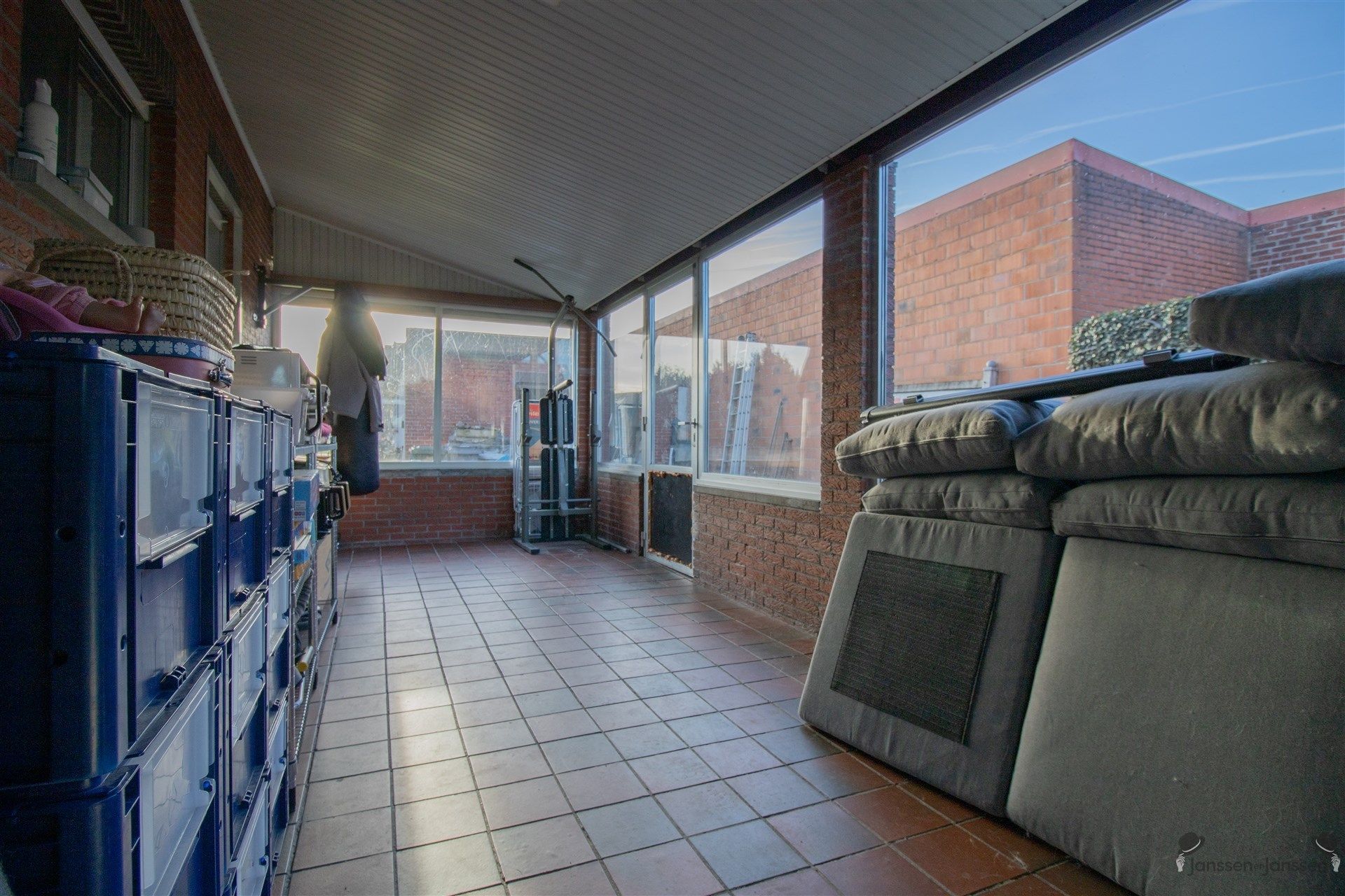 Op te frissen woning met min. 3 slaapkamers op 645 m² foto 11