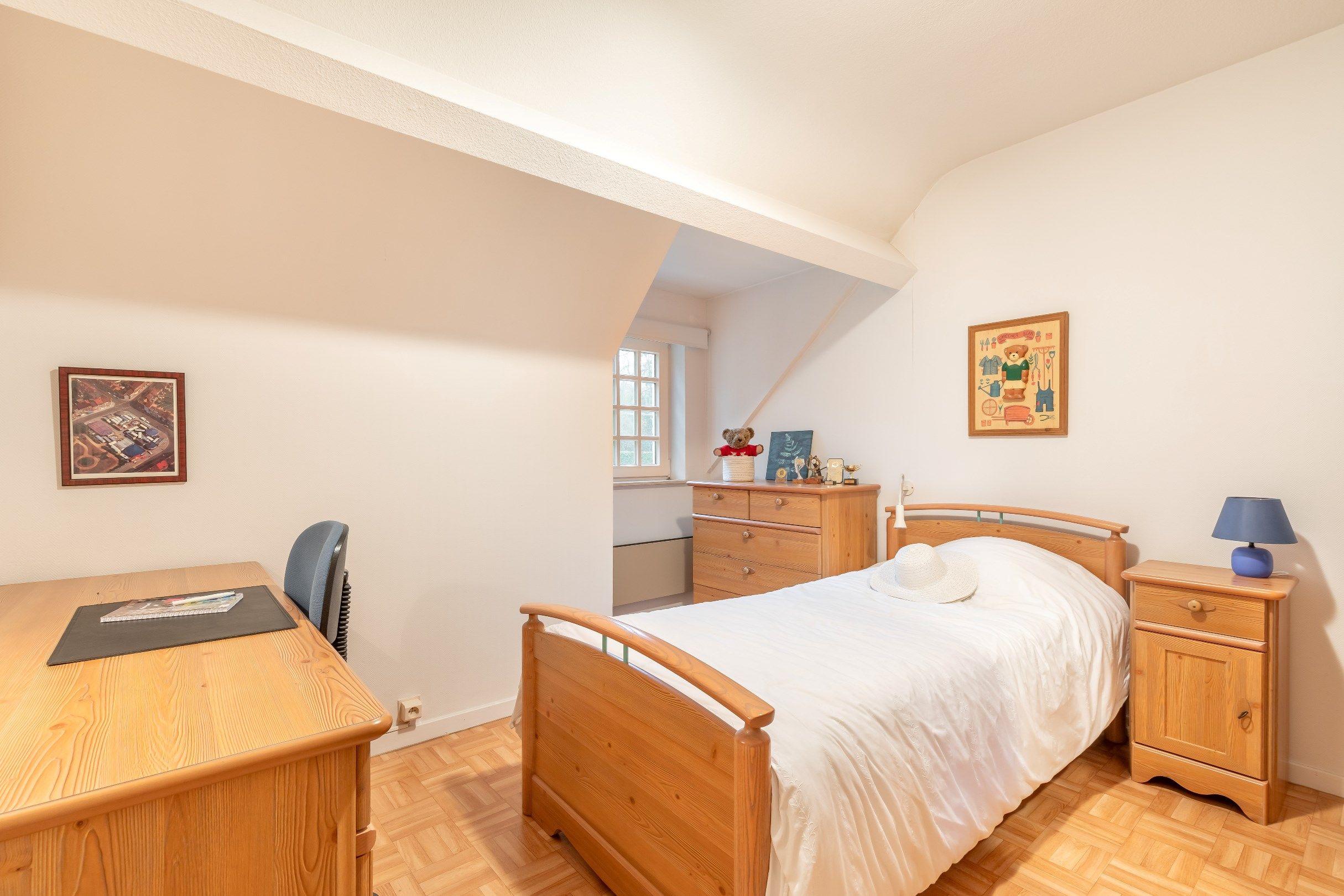 Knappe villa op residentiele toplocatie! foto 14