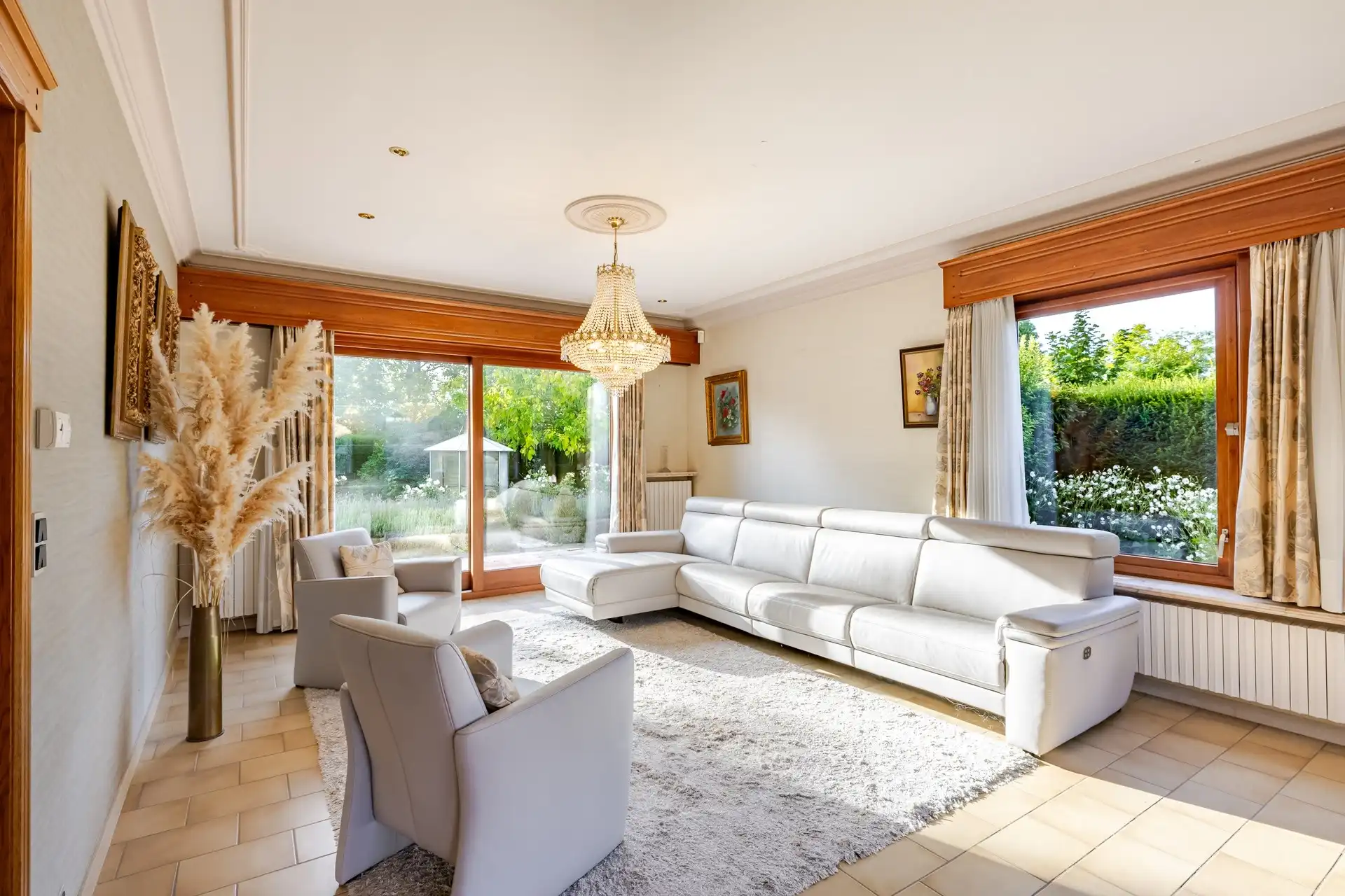 Charmante villa met panoramisch zicht op een toplocatie foto 10