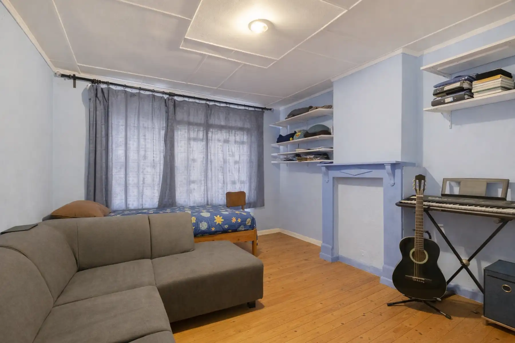 Woning met 4 slaapkamers, tuin en grote garage/magazijn  foto 13