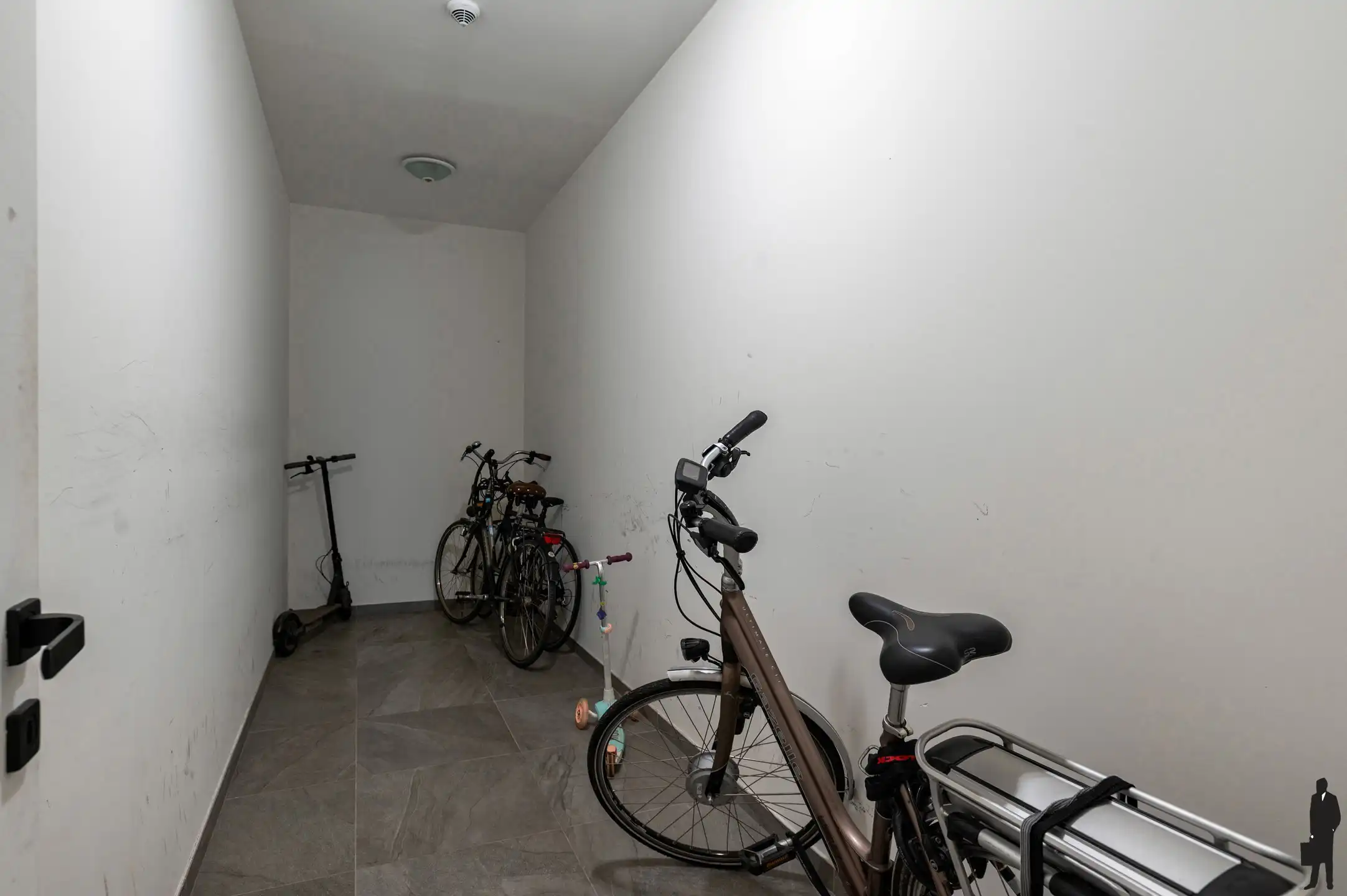 Gerenoveerd 2-slaapkamer appartement met terras (10m²) foto 22