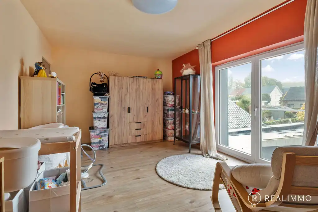 Gerenoveerde en energiezuinige gezinswoning in Aalbeke foto 9