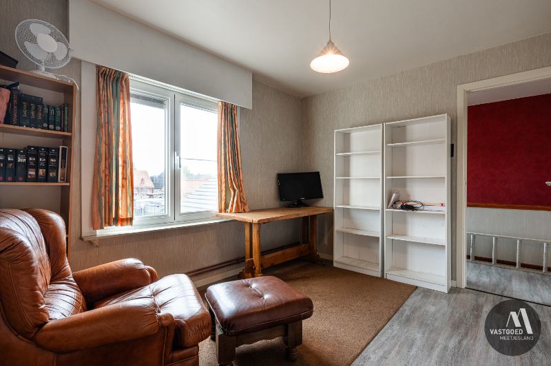 Ruime woning met 3 slaapkamers foto 13