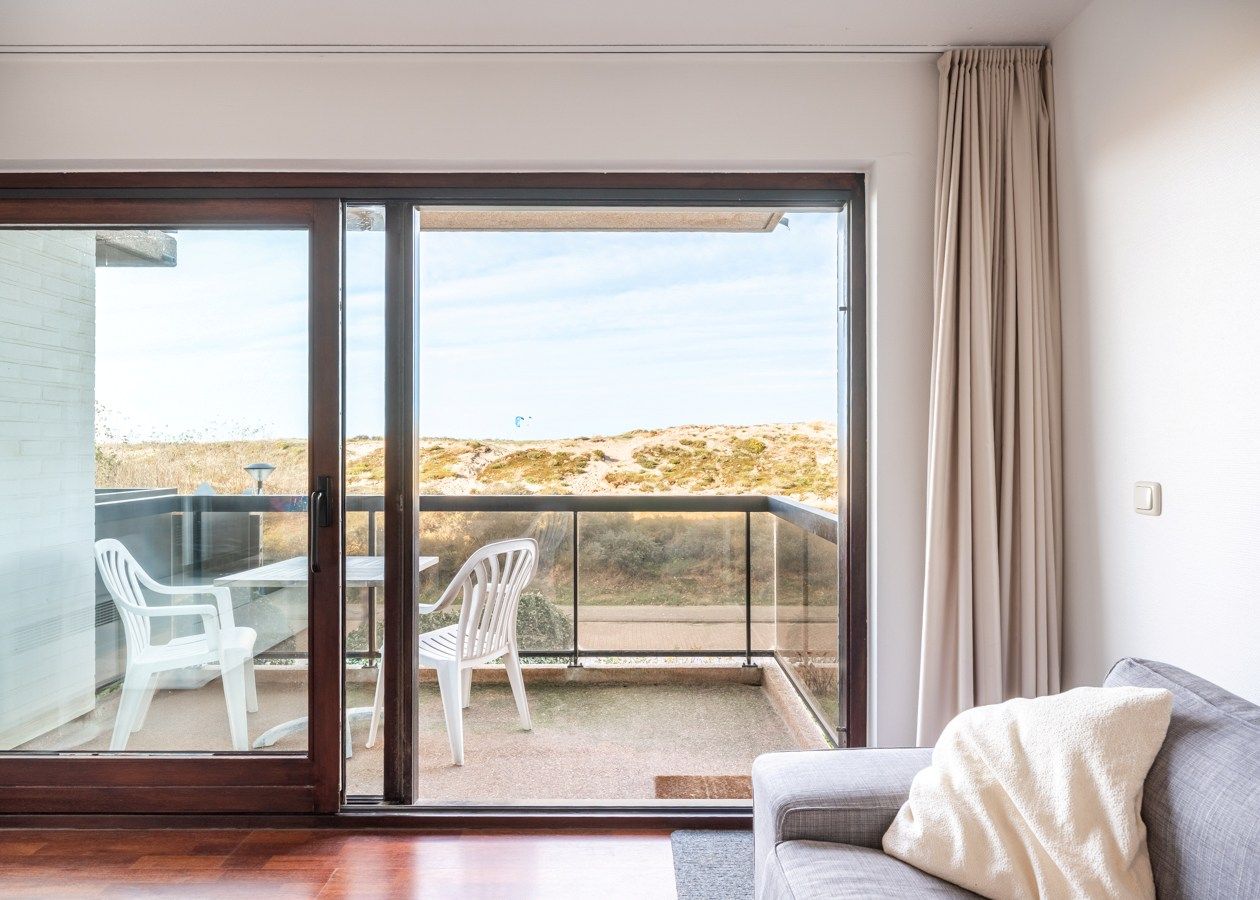 Ruim appartement op de Zeedijk van Oostduinkerke  foto 2