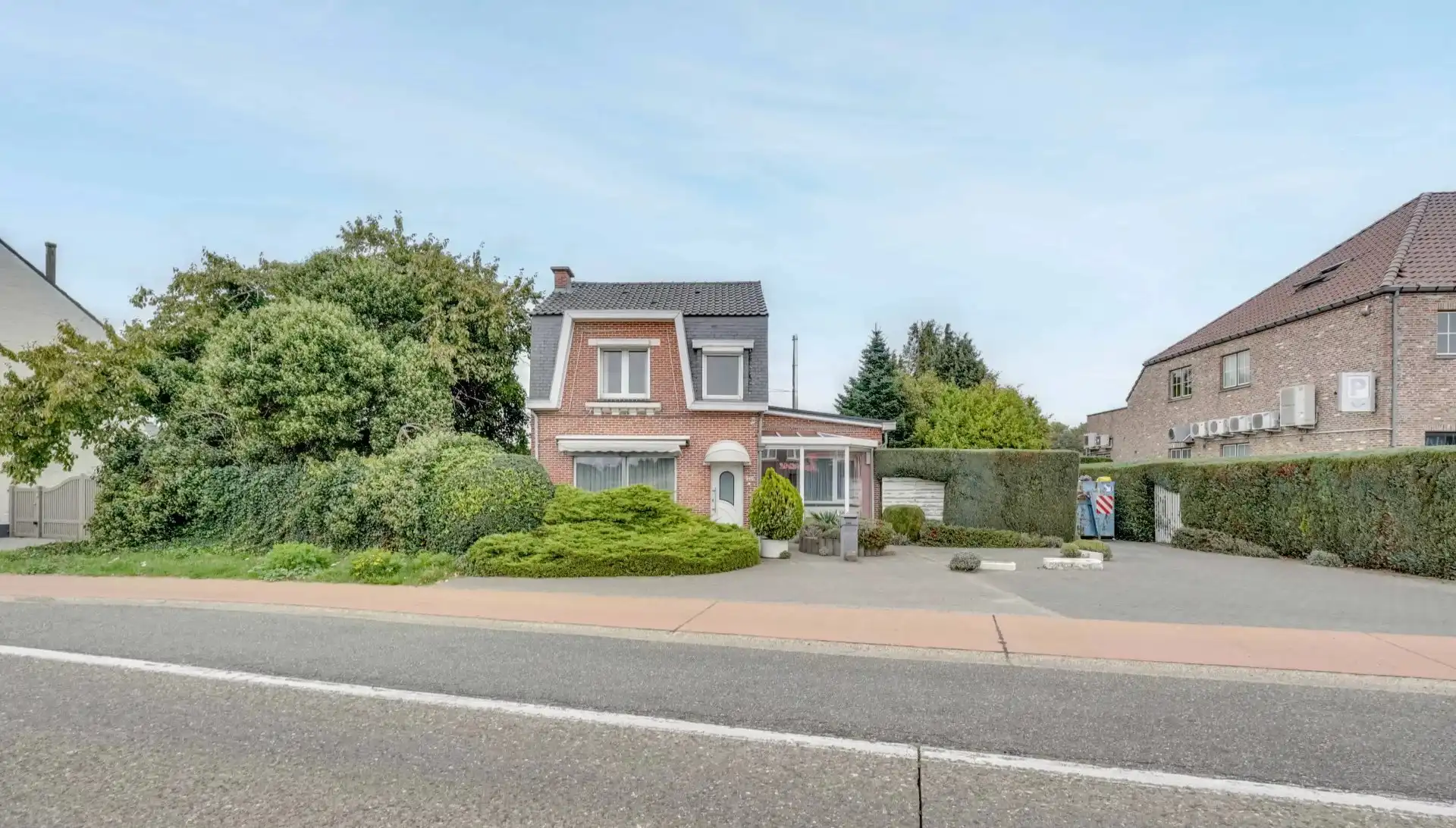 Op te knappen handelspand met mogelijkheid tot herbestemming foto 2