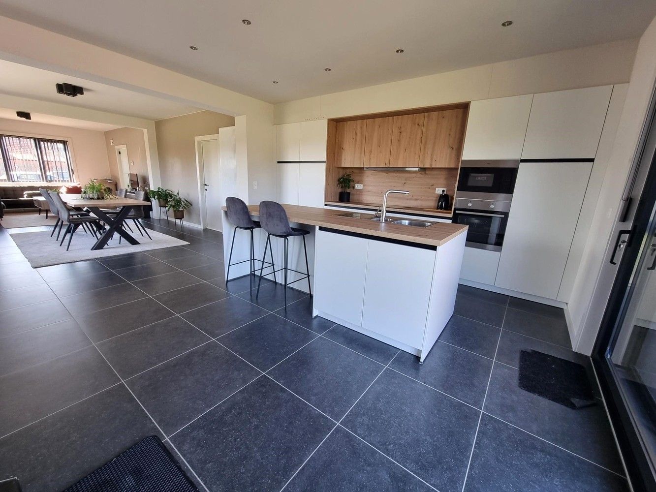Totaal vernieuwde woning, 3 ruime slaapkamers op een mooi perceel van 8a71ca foto 6